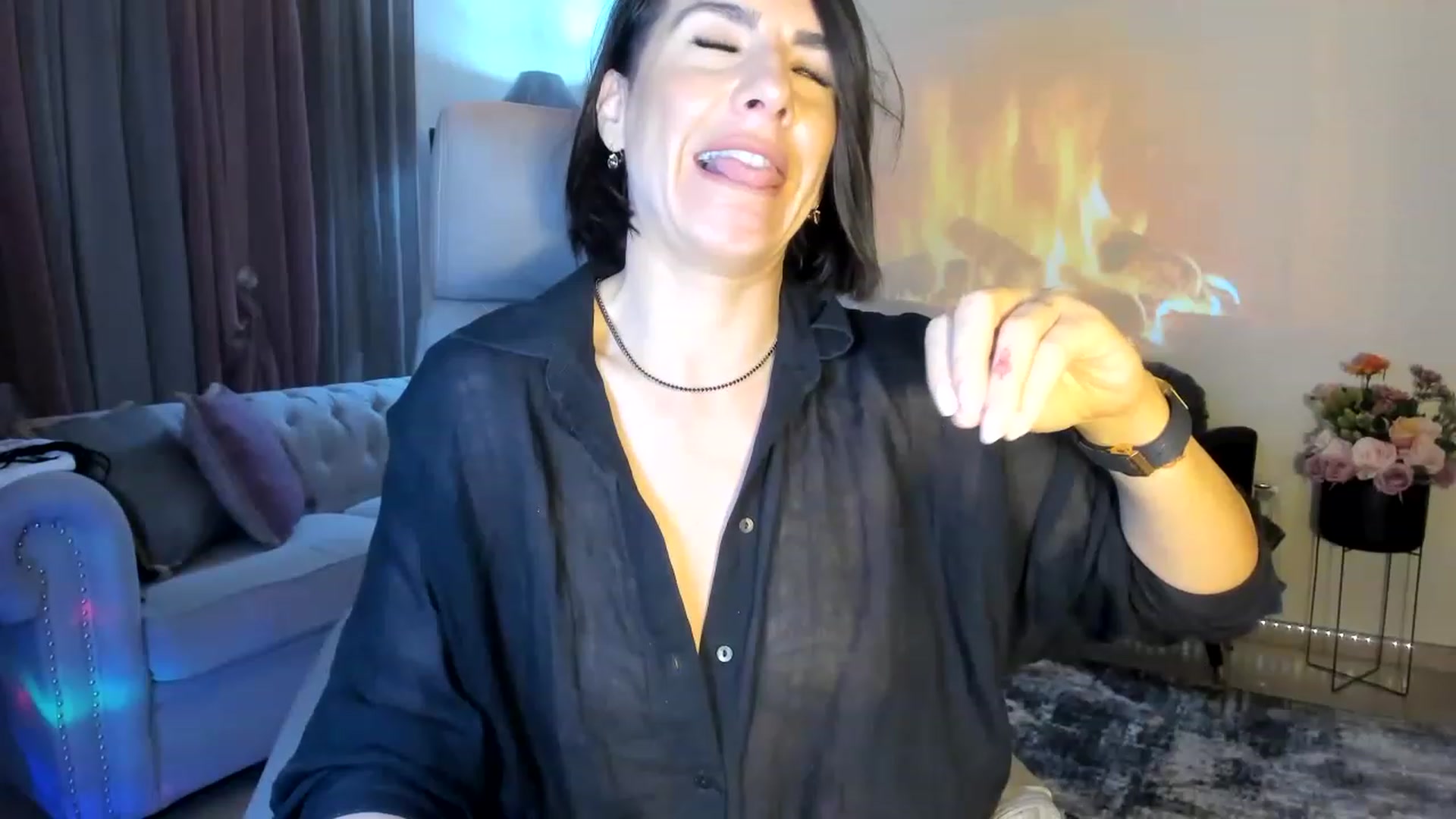Gallery image thumbnail from Aarte_miss's myfreecams stream on, 11/23/2022, 02:11 image 6 of 20