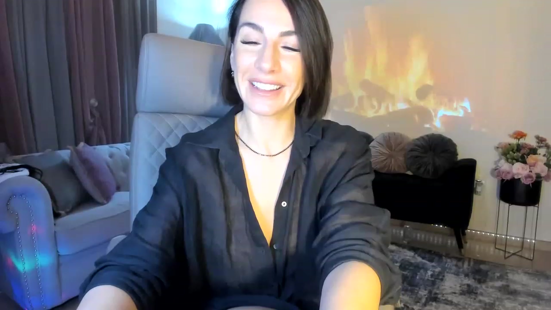 Gallery image thumbnail from Aarte_miss's myfreecams stream on, 11/23/2022, 02:11 image 5 of 20