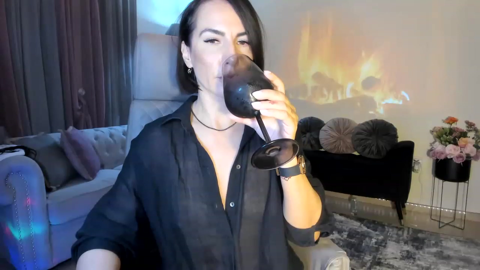 Gallery image thumbnail from Aarte_miss's myfreecams stream on, 11/23/2022, 02:11 image 3 of 20