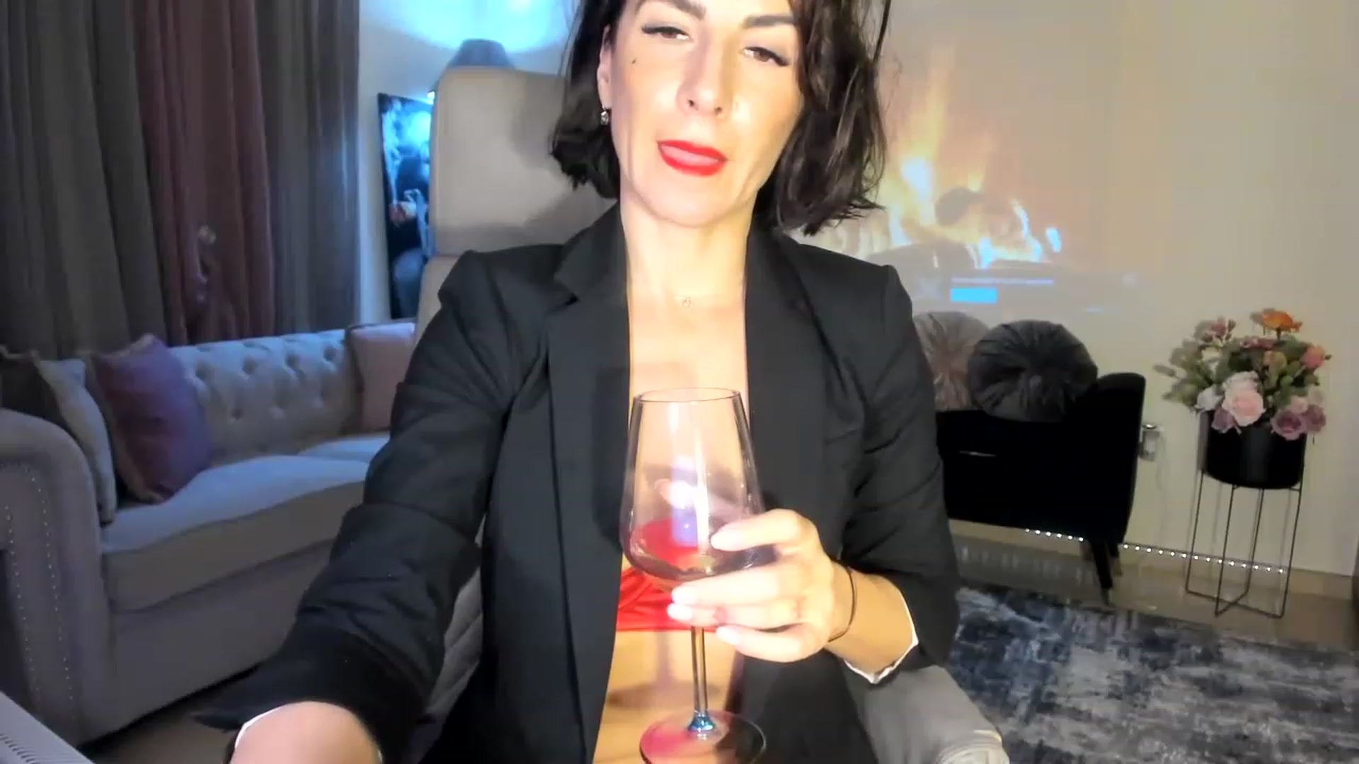 Gallery image thumbnail from Aarte_miss's myfreecams stream on, 11/26/2022, 03:10 image 2 of 20