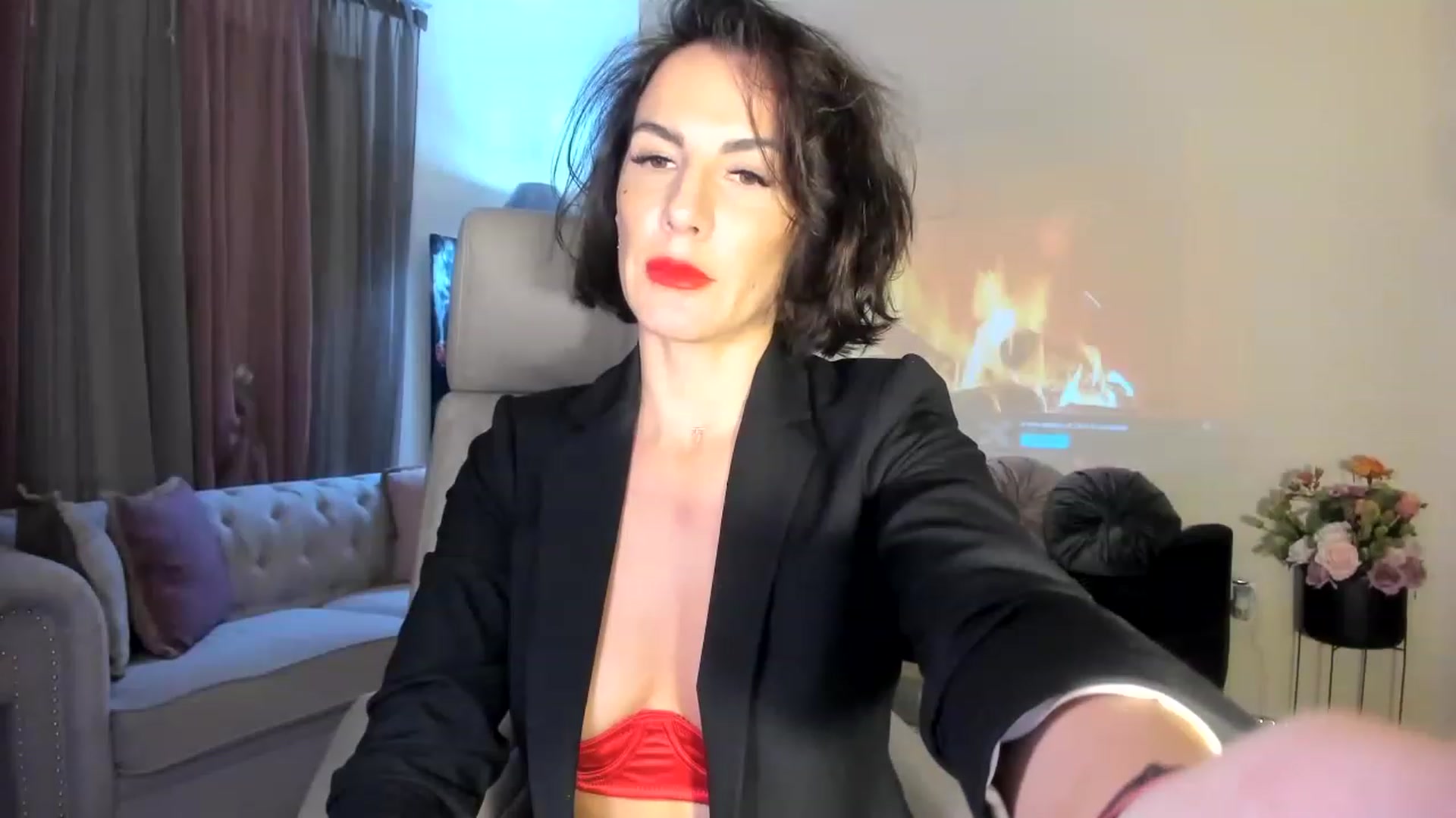 Gallery image thumbnail from Aarte_miss's myfreecams stream on, 11/26/2022, 03:10 image 12 of 20