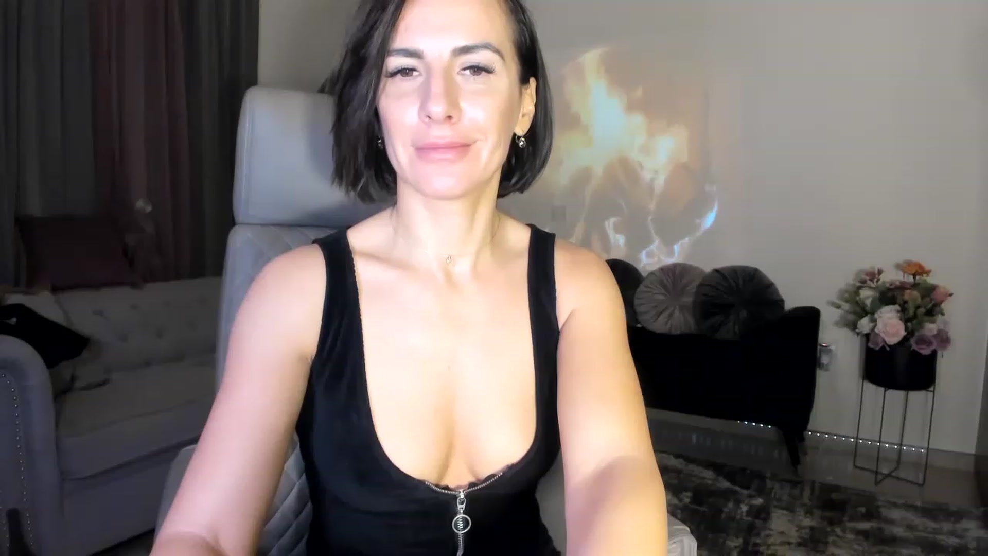 Gallery image thumbnail from Aarte_miss's myfreecams stream on, 11/27/2022, 03:39 image 8 of 20