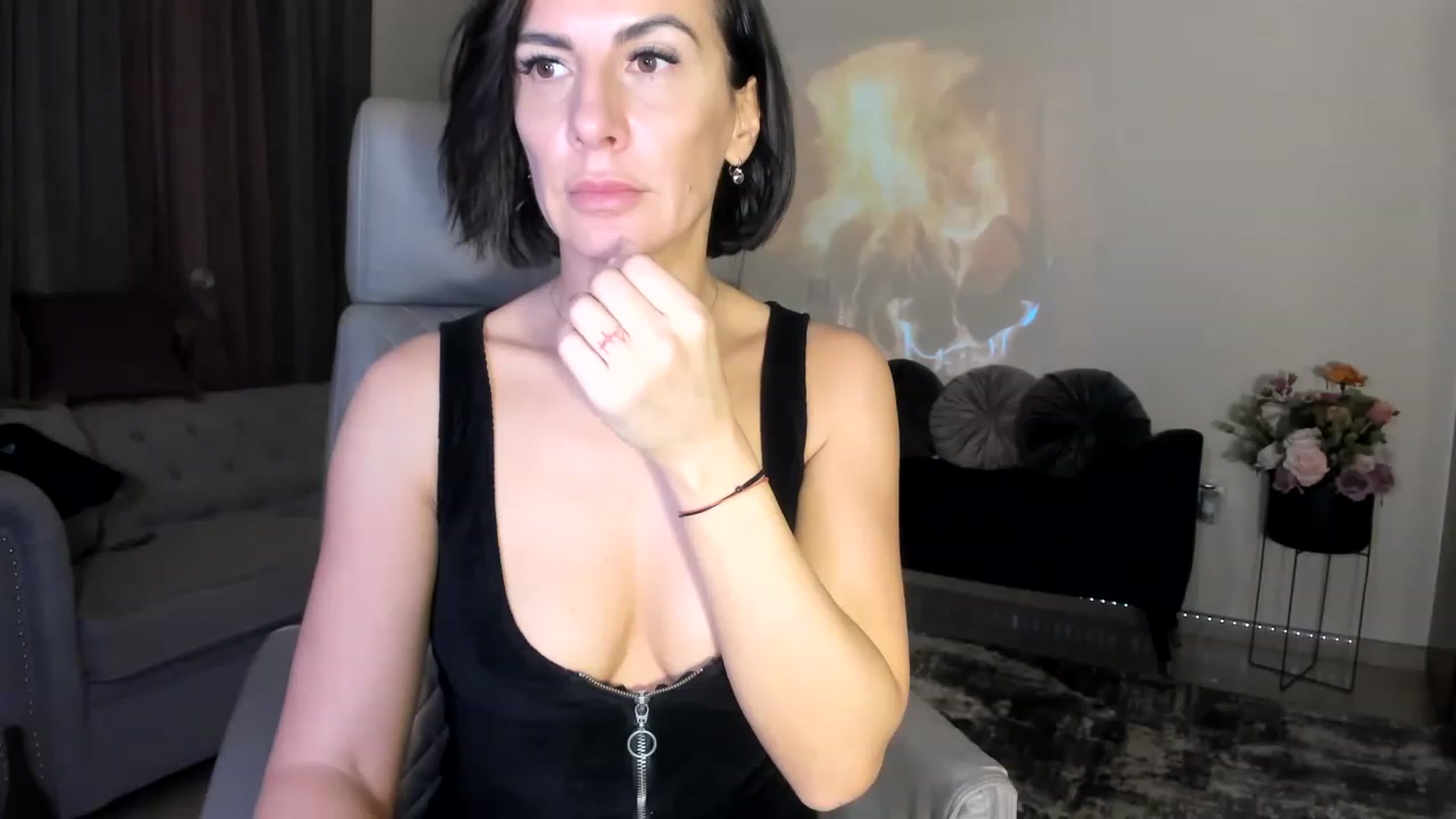 Gallery image thumbnail from Aarte_miss's myfreecams stream on, 11/27/2022, 03:39 image 6 of 20