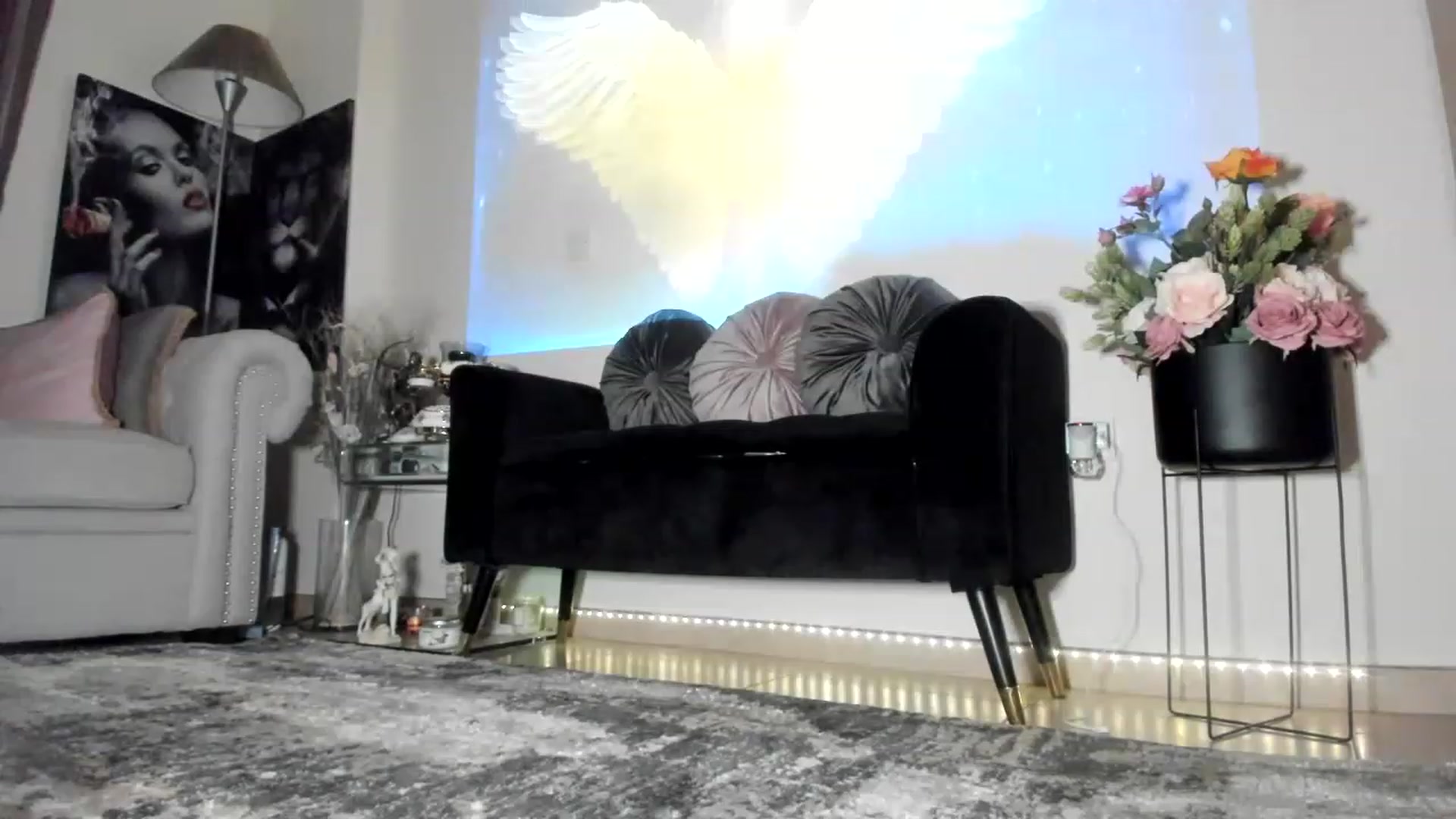 Gallery image thumbnail from Aarte_miss's myfreecams stream on, 11/28/2022, 04:15 image 16 of 20