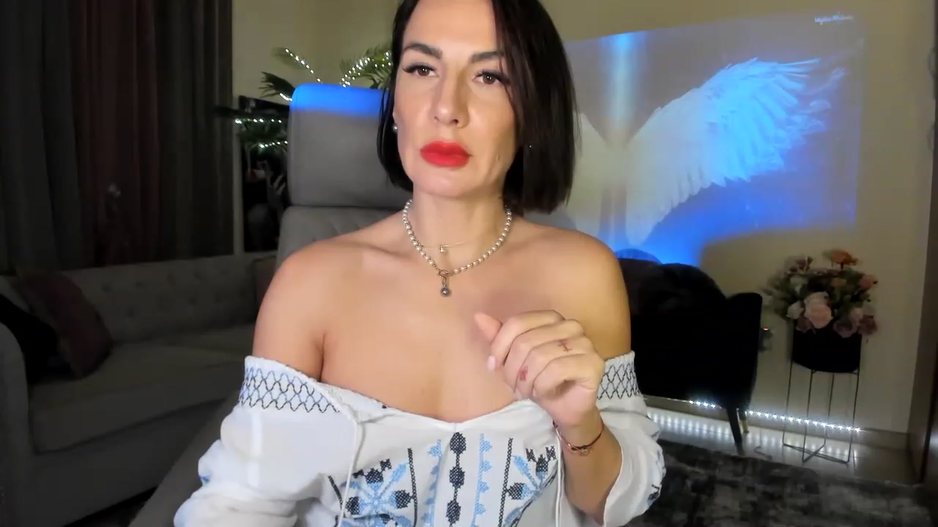 Gallery image thumbnail from Aarte_miss's myfreecams stream on, 12/02/2022, 03:36 image 3 of 20