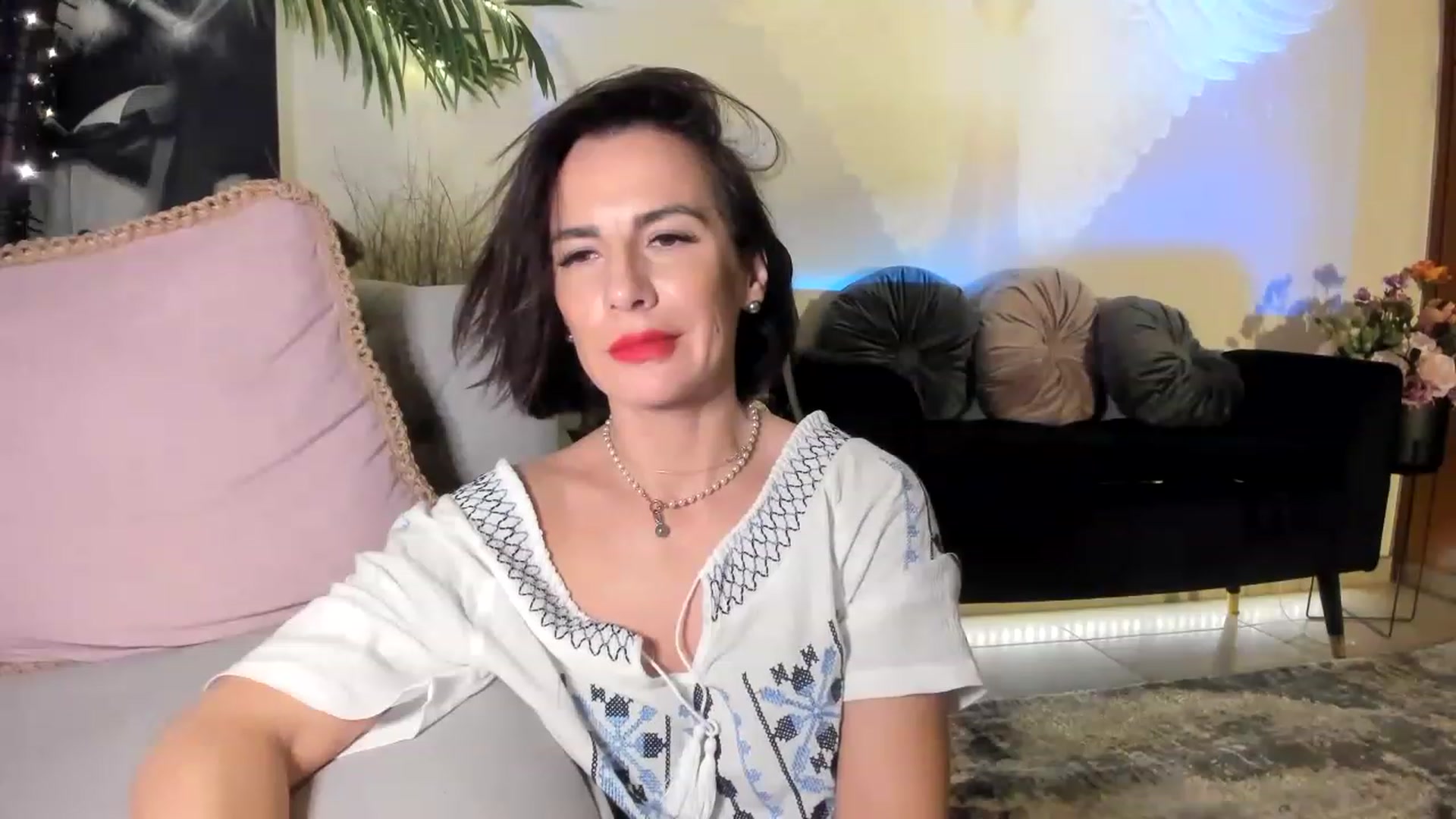 Gallery image thumbnail from Aarte_miss's myfreecams stream on, 12/02/2022, 03:36 image 19 of 20