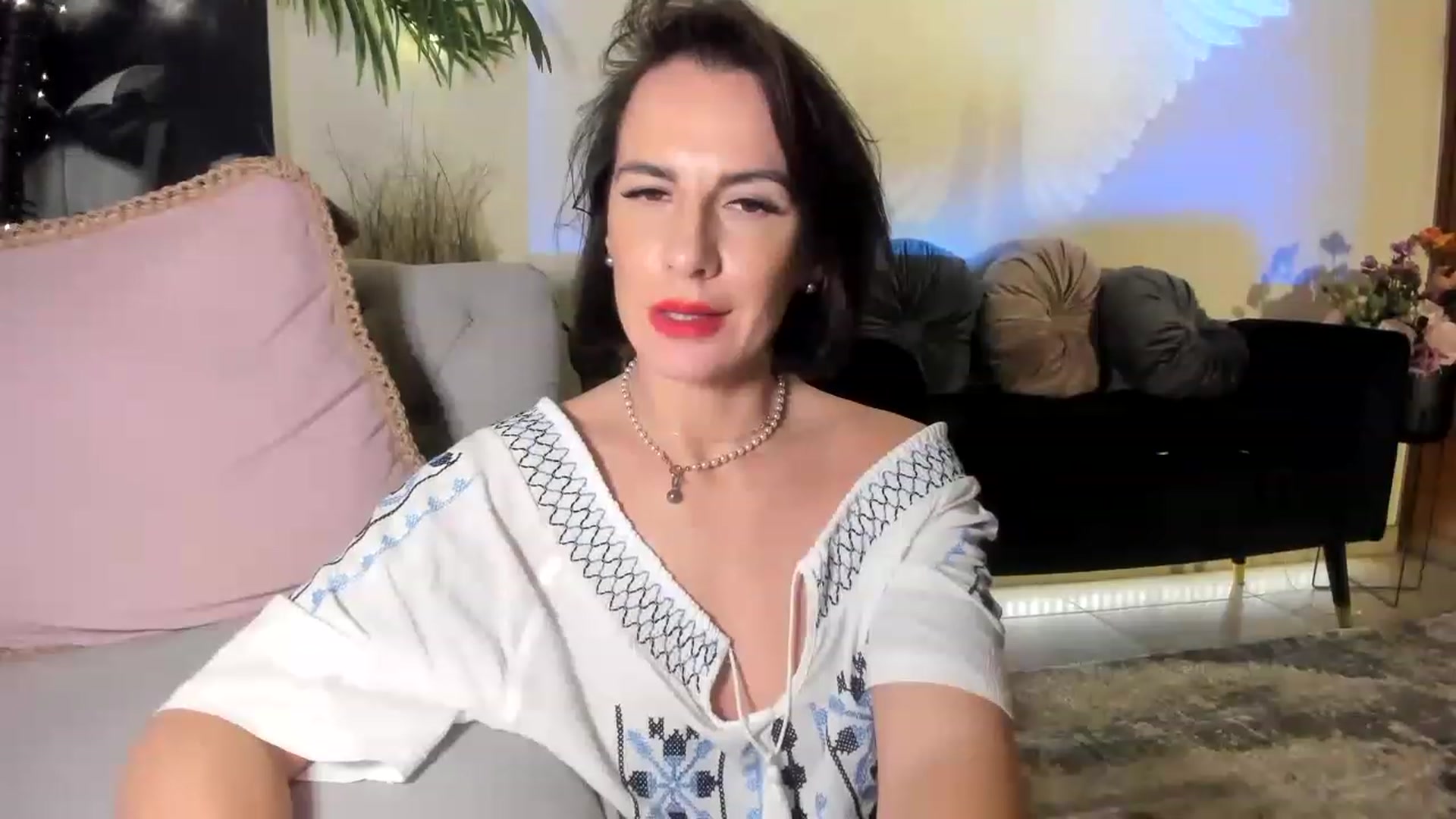 Gallery image thumbnail from Aarte_miss's myfreecams stream on, 12/02/2022, 03:36 image 20 of 20