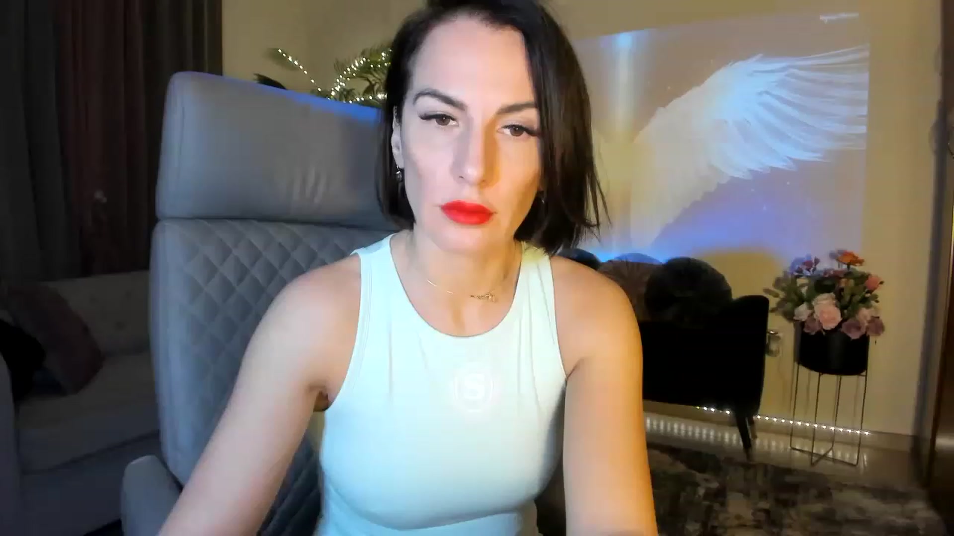 Gallery image thumbnail from Aarte_miss's myfreecams stream on, 12/03/2022, 02:57 image 1 of 20
