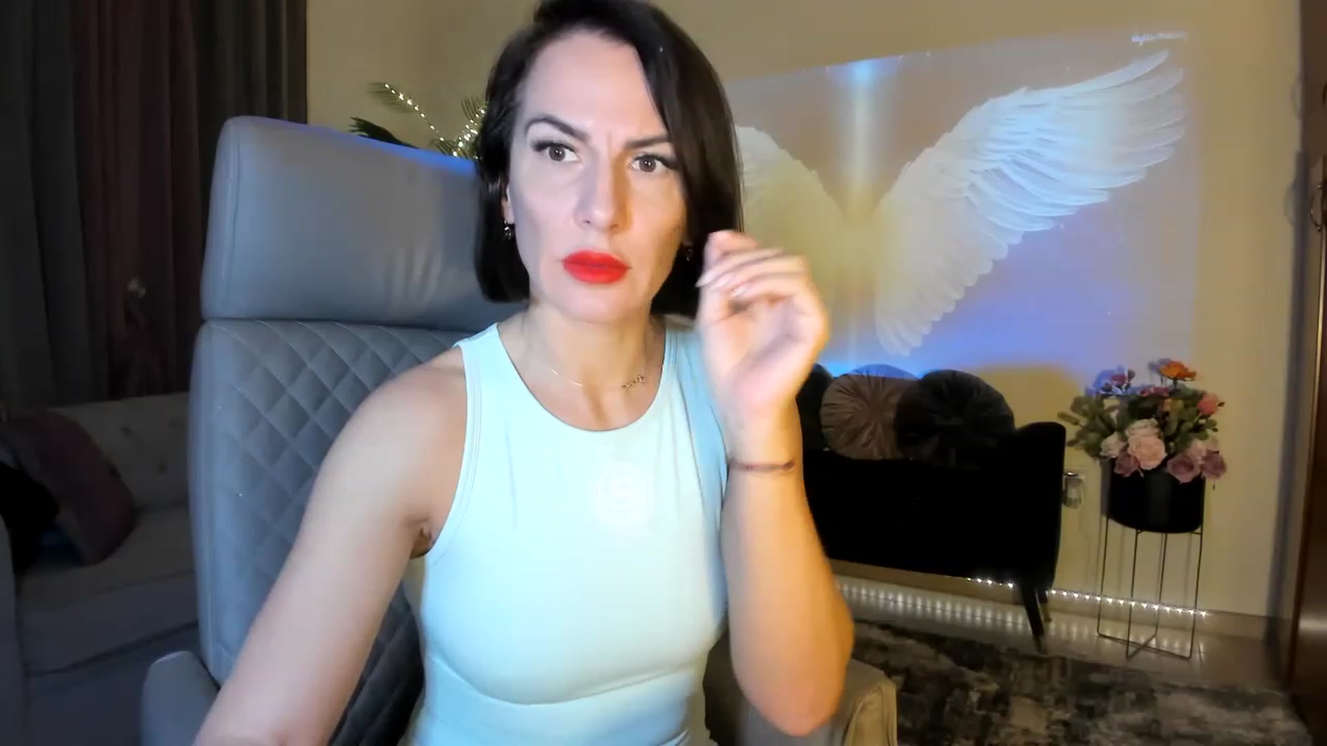 Gallery image thumbnail from Aarte_miss's myfreecams stream on, 12/03/2022, 02:57 image 6 of 20