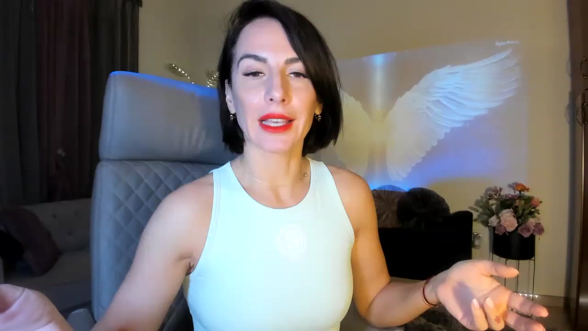 Gallery image thumbnail from Aarte_miss's myfreecams stream on, 12/03/2022, 02:57 image 10 of 20