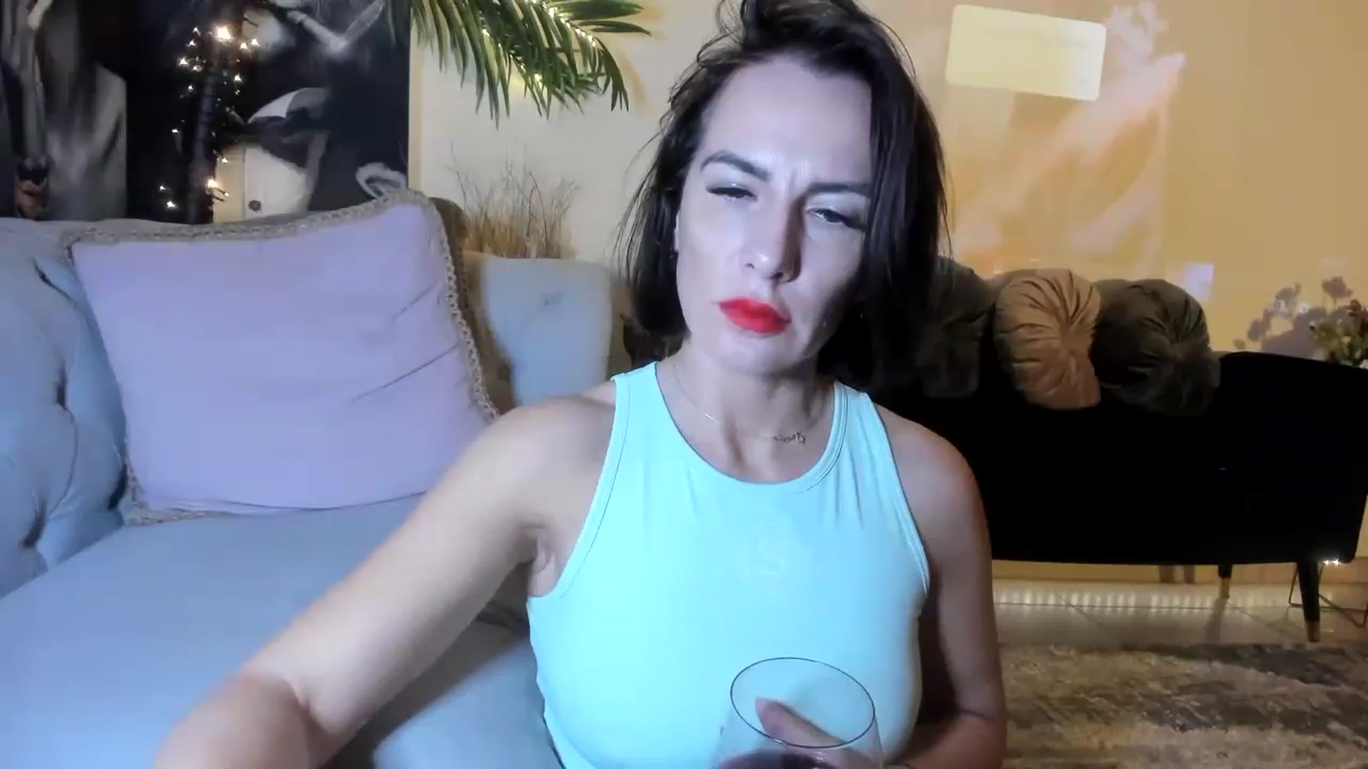 Gallery image thumbnail from Aarte_miss's myfreecams stream on, 12/03/2022, 04:00 image 17 of 20