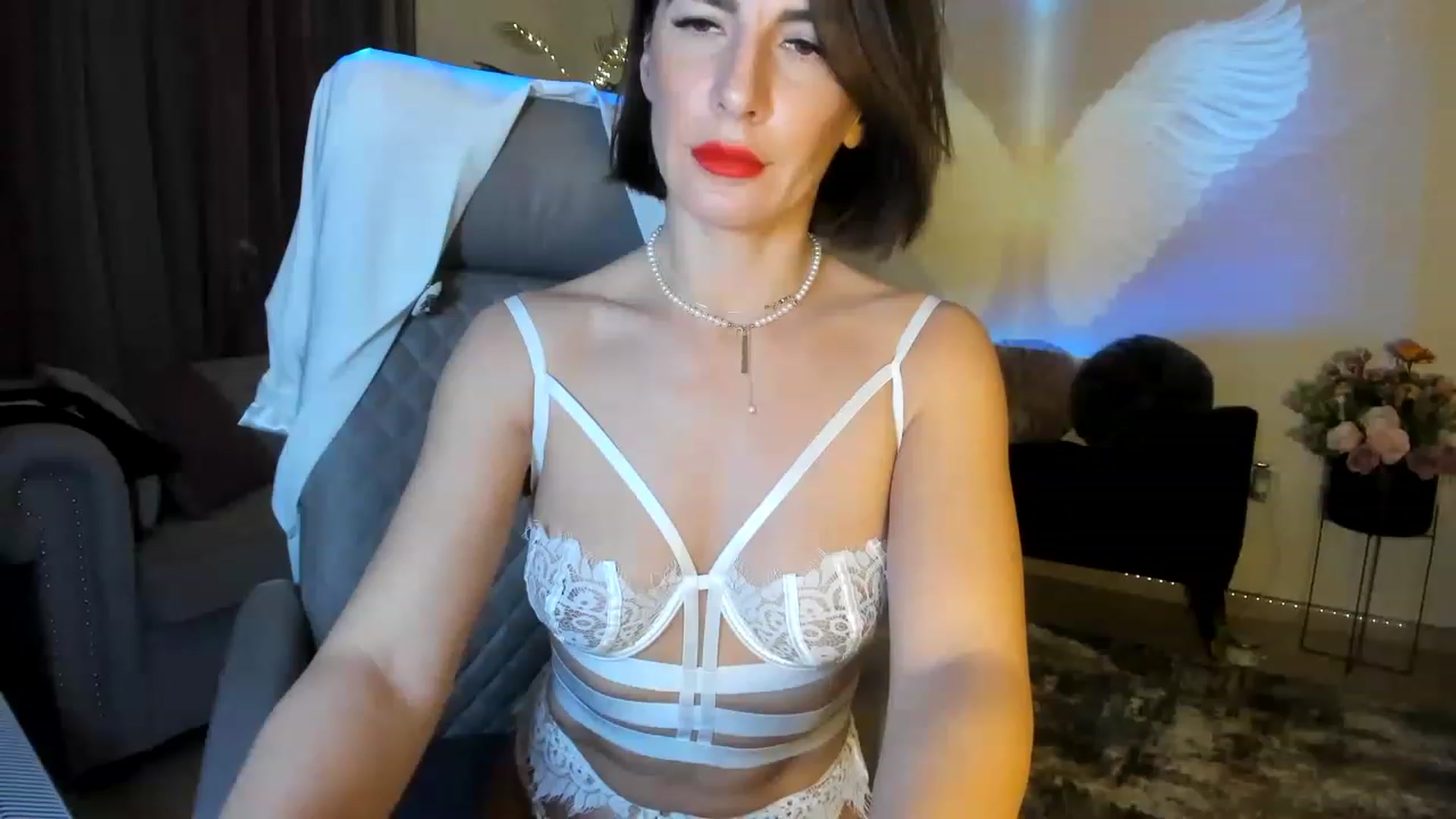 Gallery image thumbnail from Aarte_miss's myfreecams stream on, 12/07/2022, 24:11 image 11 of 20