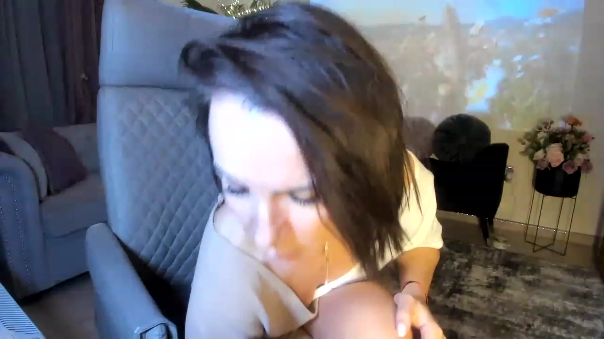 Gallery image thumbnail from Aarte_miss's myfreecams stream on, 12/09/2022, 02:05 image 3 of 20