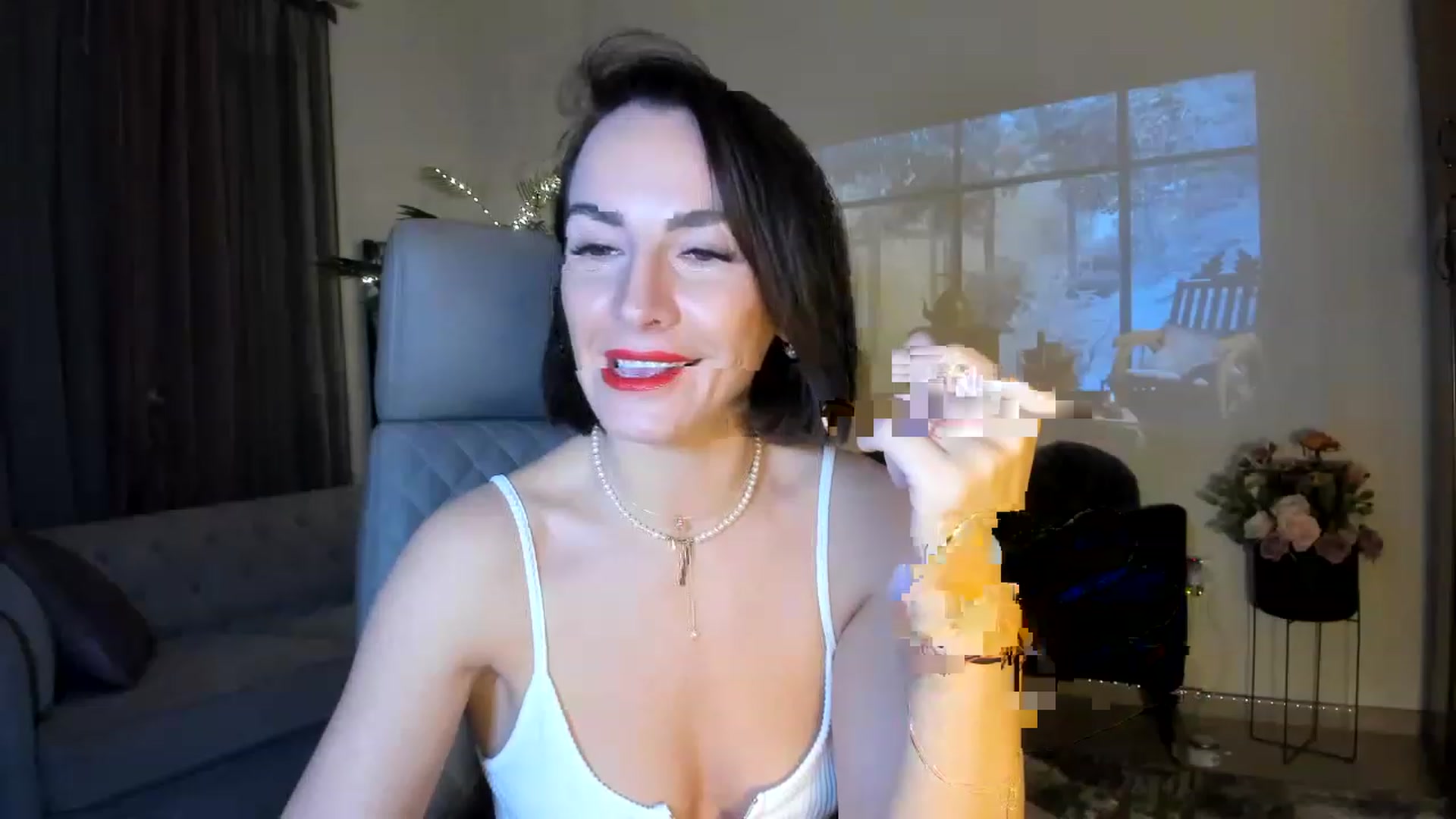 Gallery image thumbnail from Aarte_miss's myfreecams stream on, 12/09/2022, 22:09 image 4 of 20