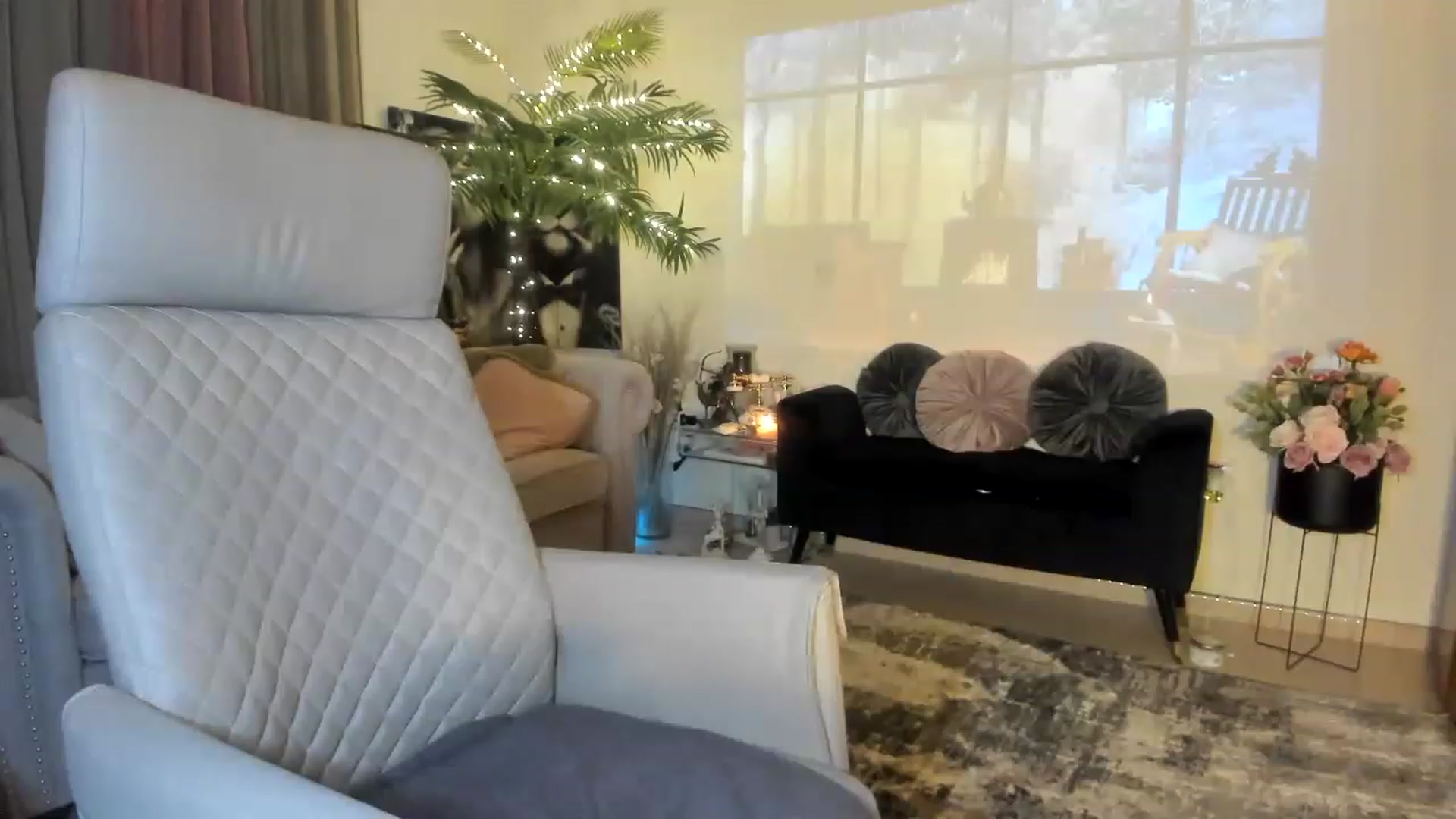 Gallery image thumbnail from Aarte_miss's myfreecams stream on, 12/09/2022, 22:57 image 5 of 20