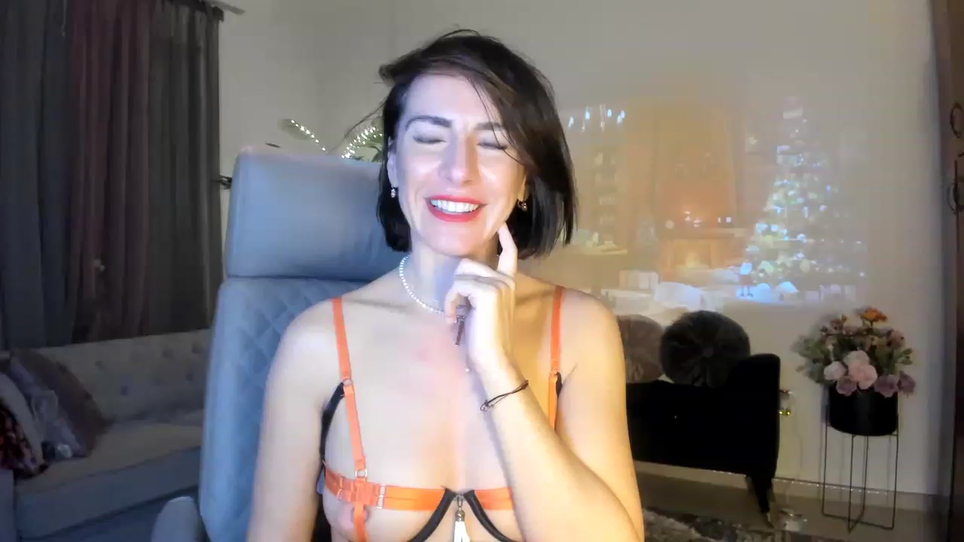 Gallery image thumbnail from Aarte_miss's myfreecams stream on, 12/11/2022, 04:53 image 8 of 20