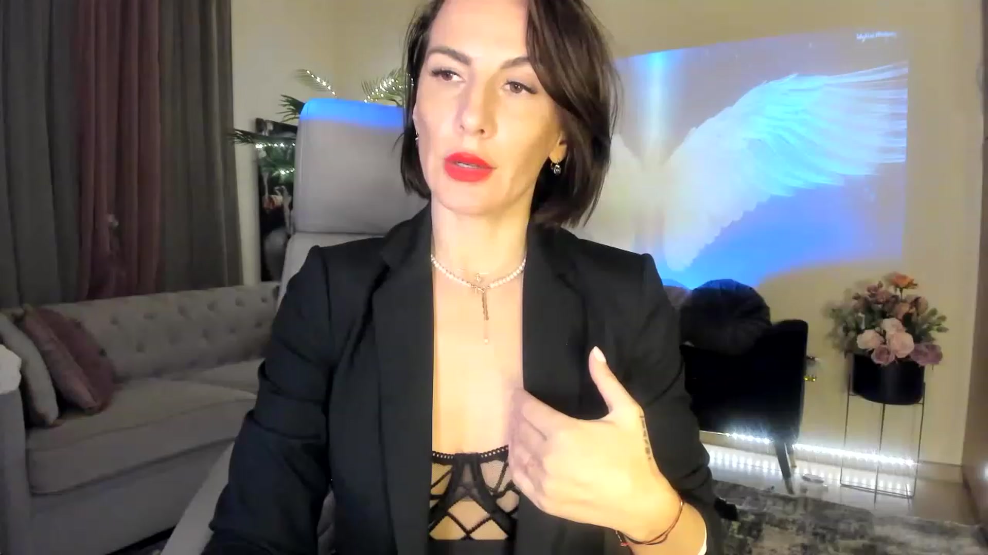 Gallery image thumbnail from Aarte_miss's myfreecams stream on, 12/12/2022, 02:03 image 5 of 20