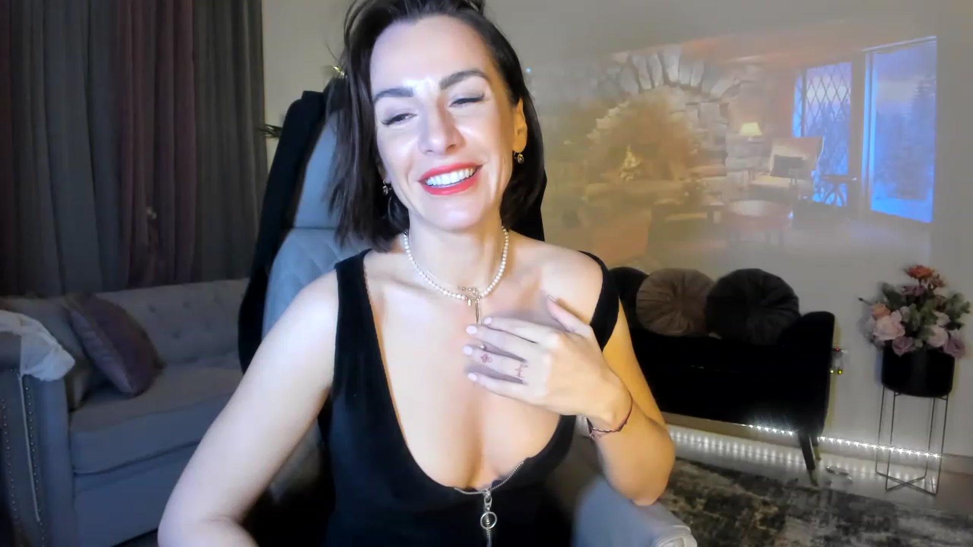 Gallery image thumbnail from Aarte_miss's myfreecams stream on, 12/13/2022, 04:44 image 4 of 20