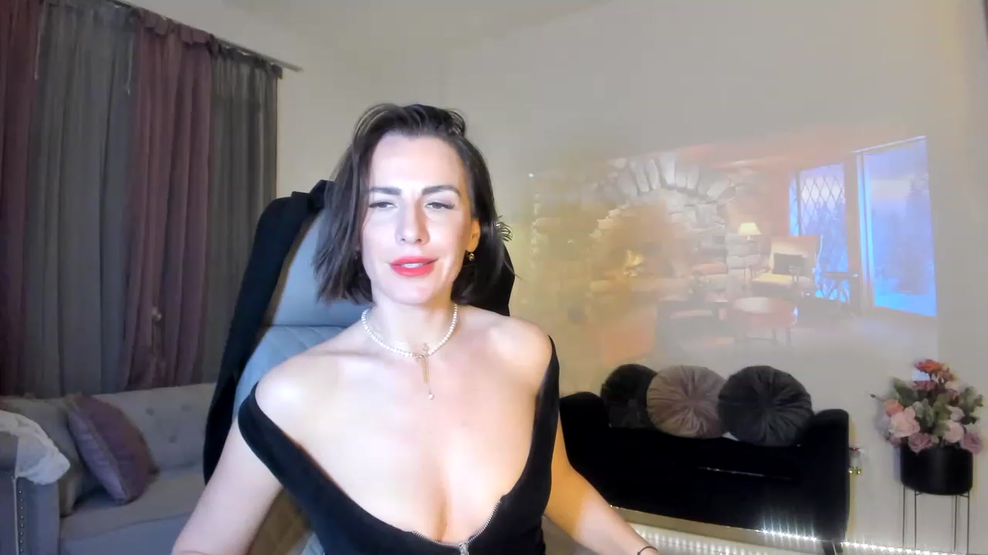 Gallery image thumbnail from Aarte_miss's myfreecams stream on, 12/13/2022, 04:44 image 8 of 20