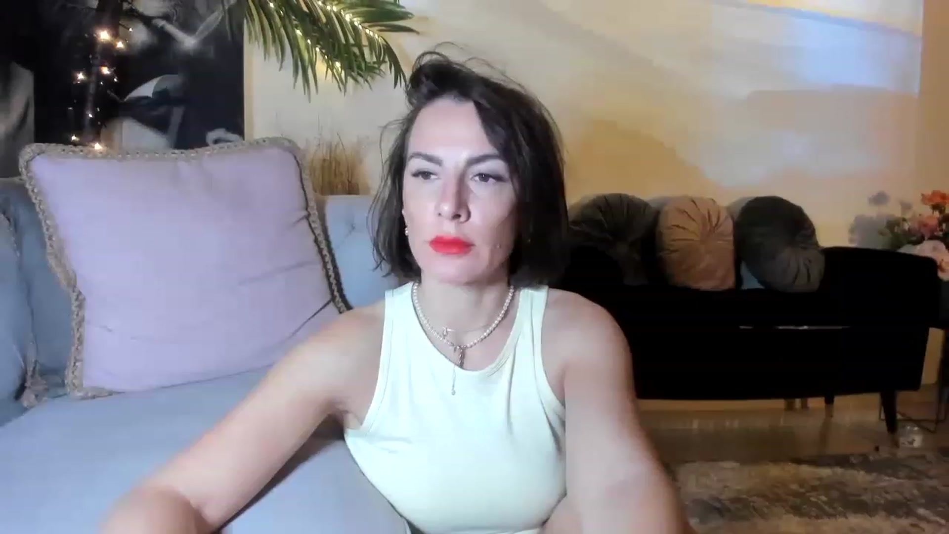 Gallery image thumbnail from Aarte_miss's myfreecams stream on, 12/15/2022, 04:26 image 6 of 20
