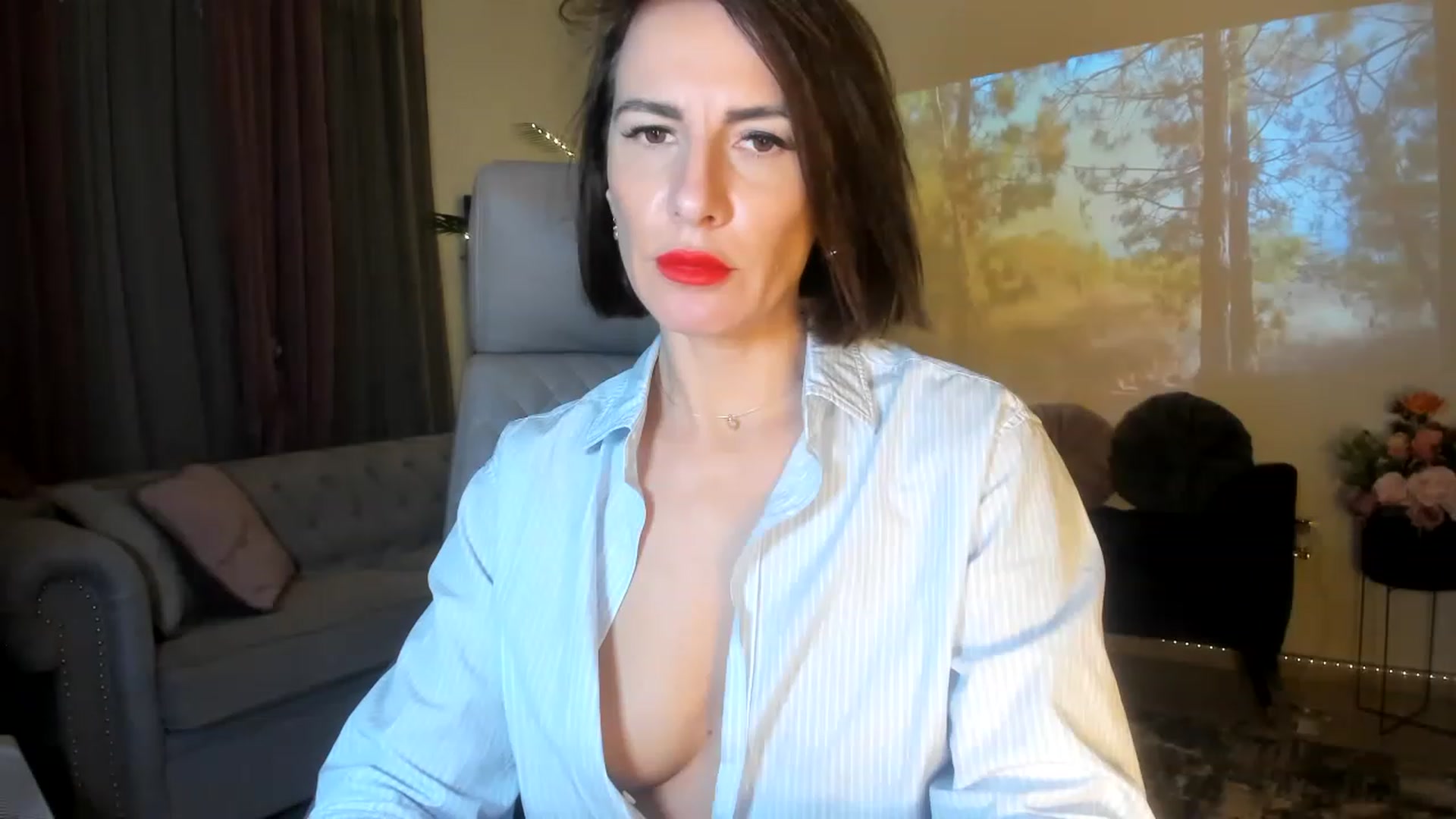 Gallery image thumbnail from Aarte_miss's myfreecams stream on, 12/17/2022, 01:54 image 11 of 20