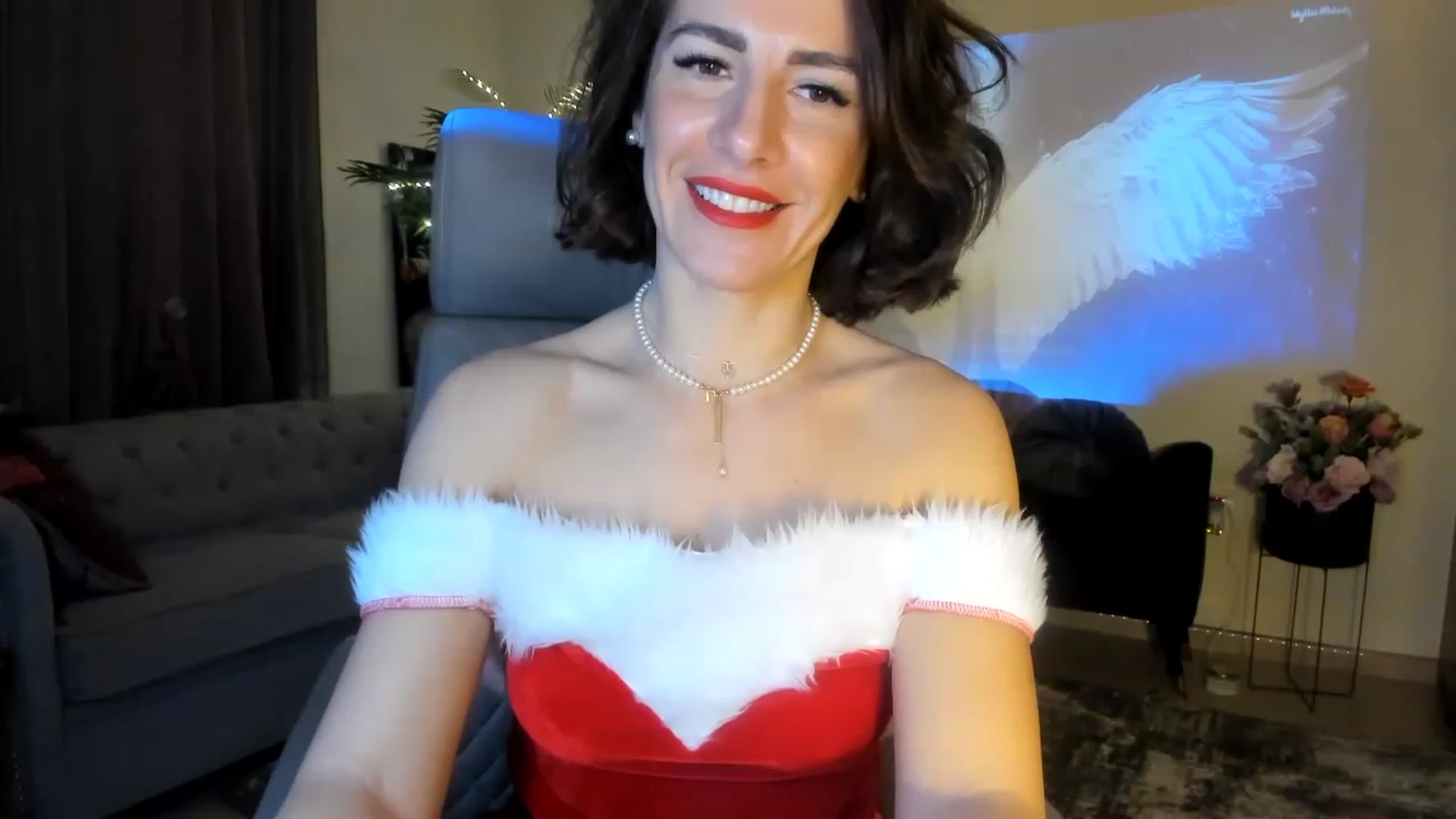 Gallery image thumbnail from Aarte_miss's myfreecams stream on, 12/25/2022, 04:11 image 2 of 20