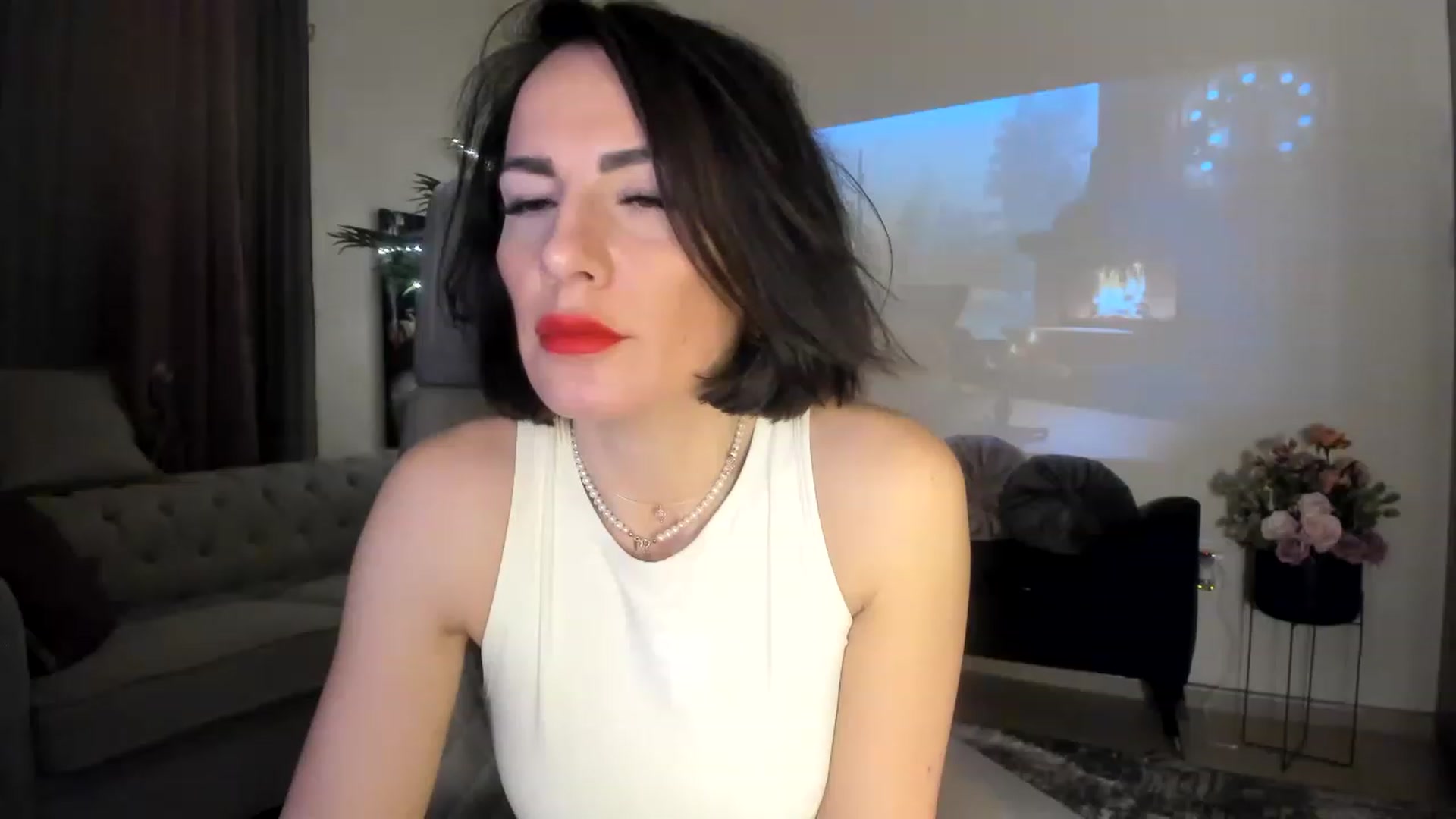 Gallery image thumbnail from Aarte_miss's myfreecams stream on, 12/29/2022, 02:33 image 16 of 20