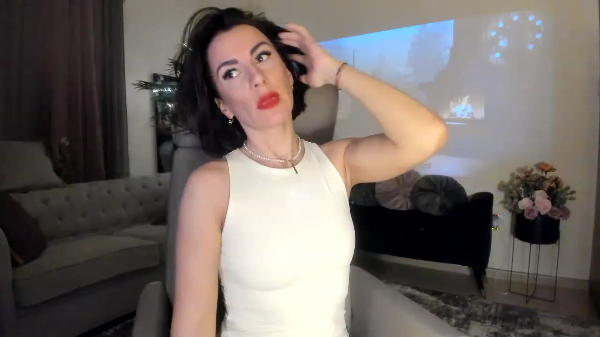 Gallery image thumbnail from Aarte_miss's myfreecams stream on, 12/29/2022, 02:33 image 1 of 20