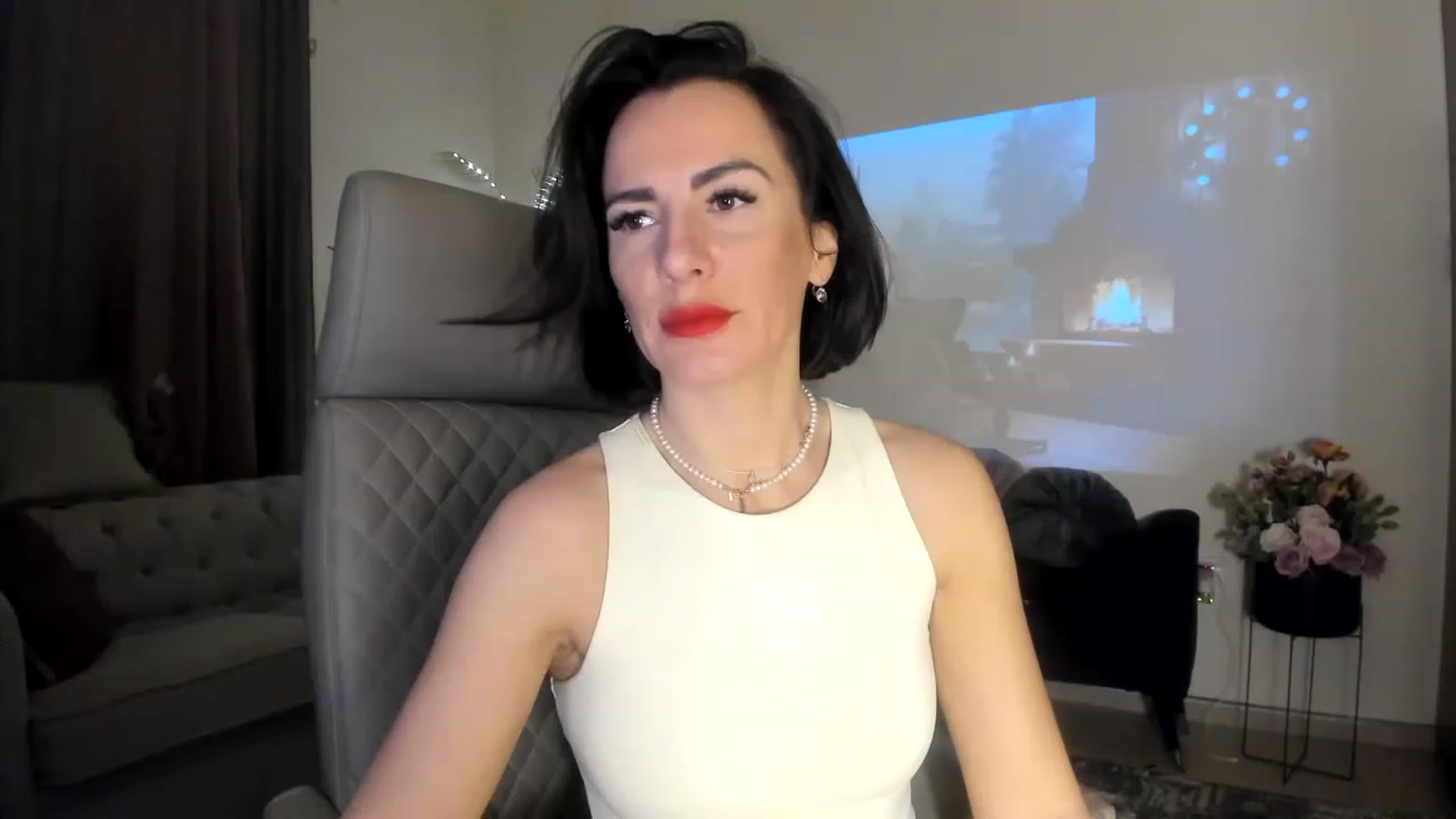 Gallery image thumbnail from Aarte_miss's myfreecams stream on, 12/29/2022, 02:33 image 10 of 20