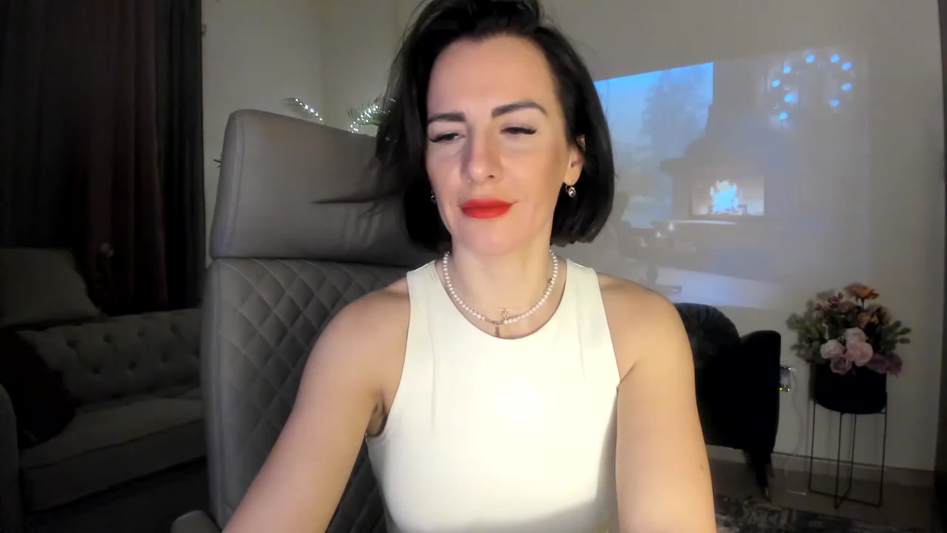 Gallery image thumbnail from Aarte_miss's myfreecams stream on, 12/29/2022, 02:33 image 11 of 20