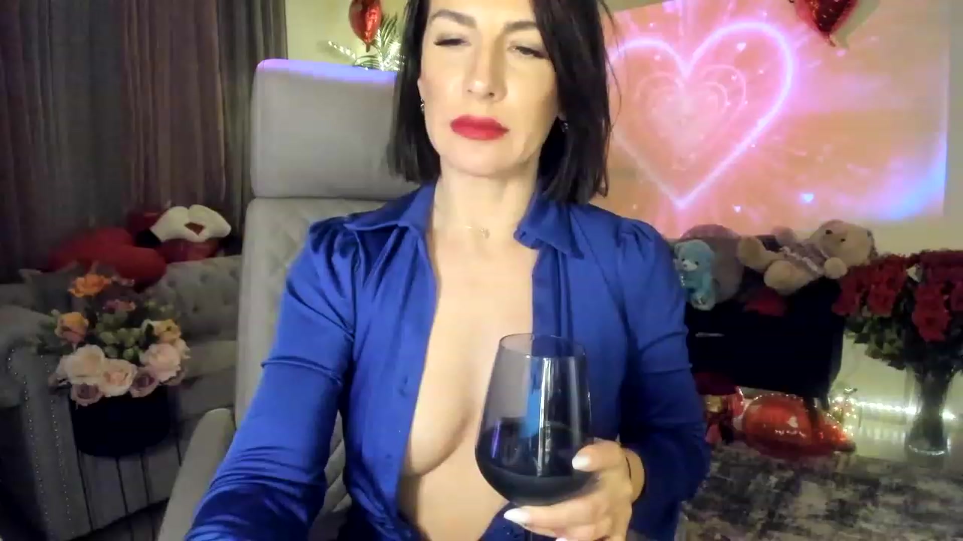 Gallery image thumbnail from Aarte_miss's myfreecams stream on, 02/03/2023, 02:16 image 7 of 20