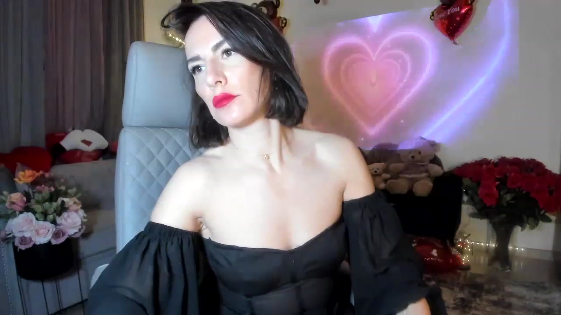 Gallery image thumbnail from Aarte_miss's myfreecams stream on, 02/03/2023, 23:17 image 4 of 20