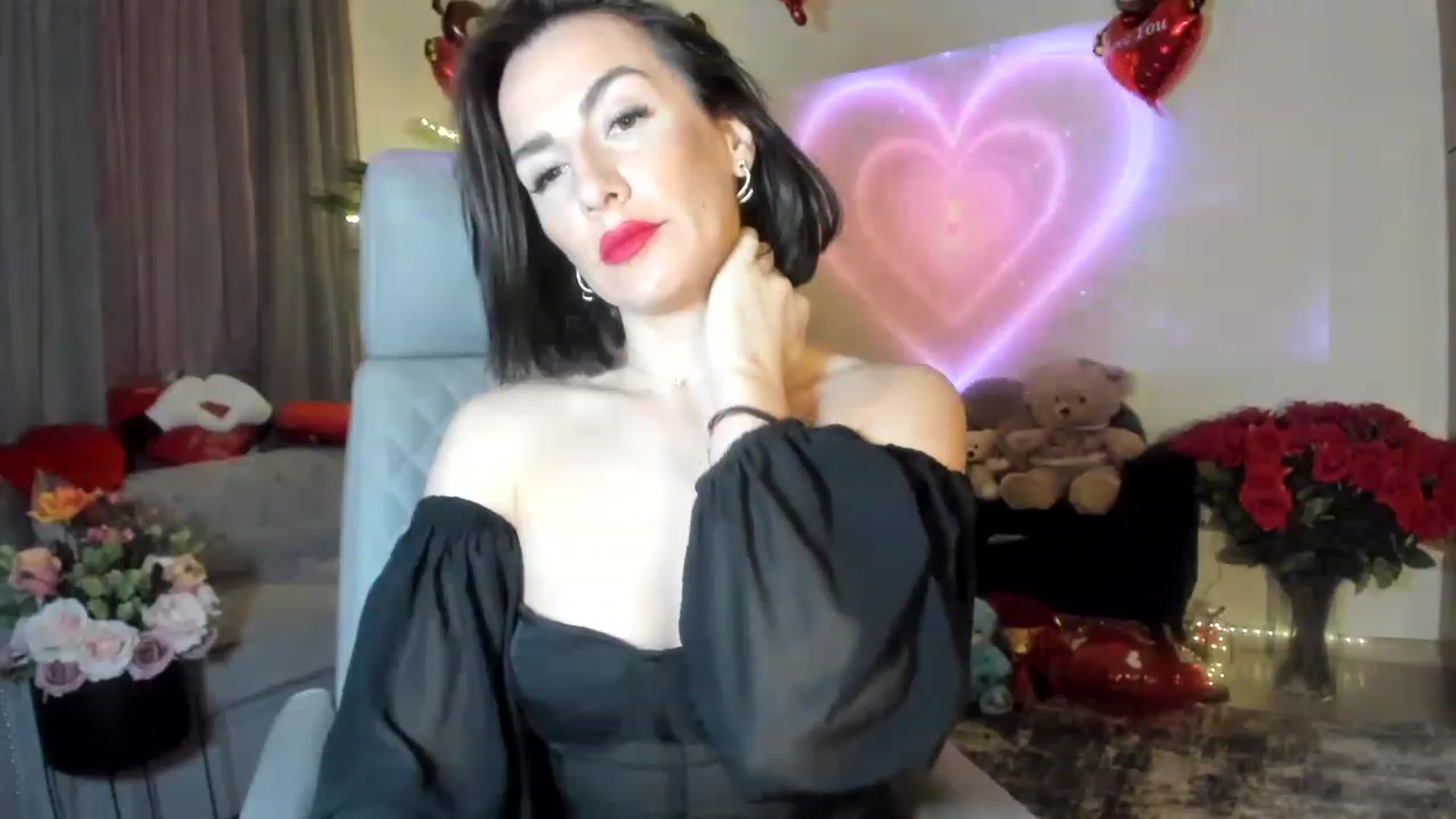 Gallery image thumbnail from Aarte_miss's myfreecams stream on, 02/03/2023, 23:17 image 18 of 20