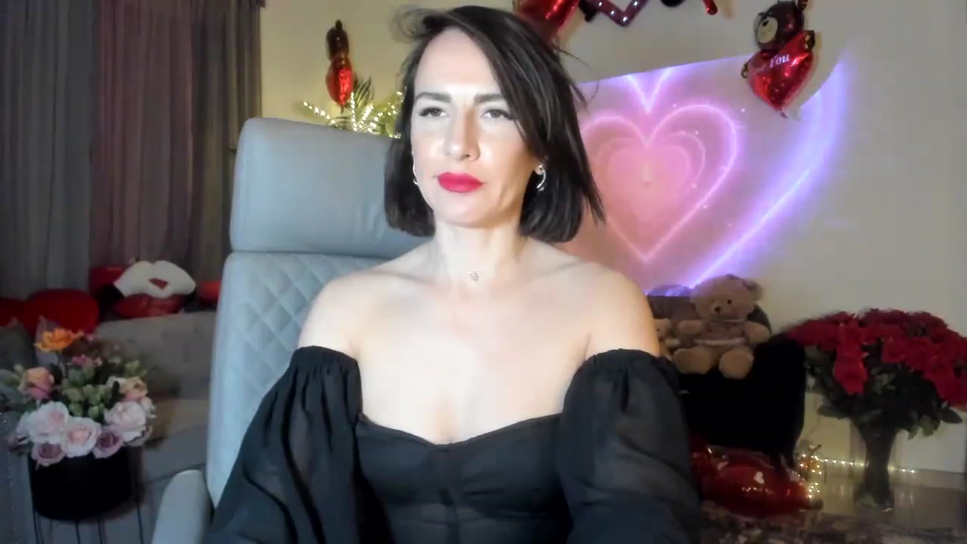 Gallery image thumbnail from Aarte_miss's myfreecams stream on, 02/03/2023, 23:17 image 10 of 20