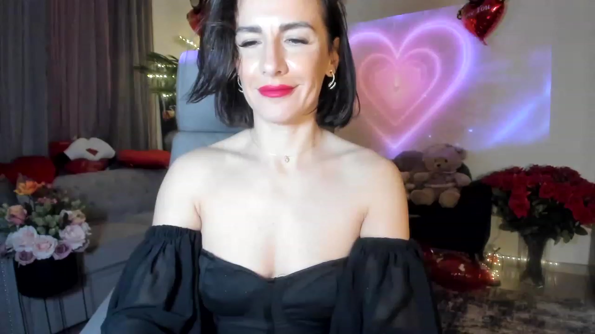 Gallery image thumbnail from Aarte_miss's myfreecams stream on, 02/04/2023, 03:30 image 2 of 20