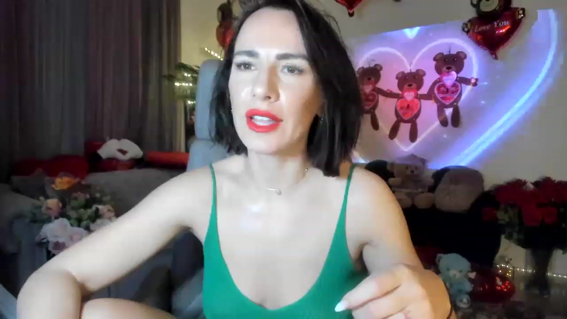 Gallery image thumbnail from Aarte_miss's myfreecams stream on, 02/06/2023, 03:27 image 3 of 20