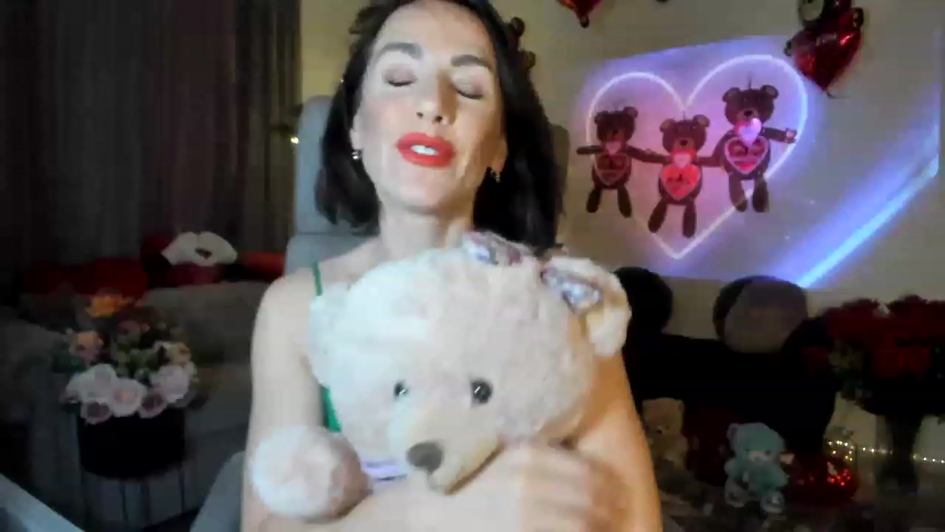 Gallery image thumbnail from Aarte_miss's myfreecams stream on, 02/06/2023, 03:27 image 5 of 20