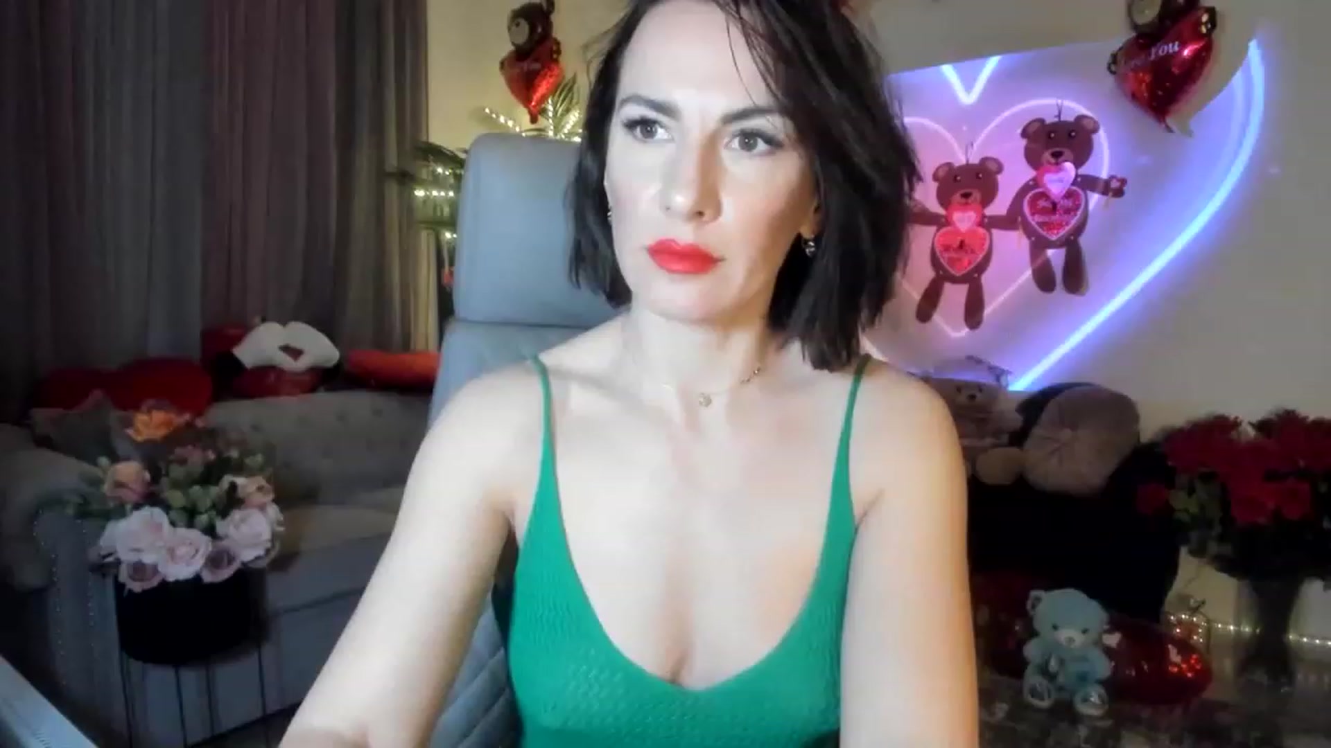 Gallery image thumbnail from Aarte_miss's myfreecams stream on, 02/06/2023, 03:27 image 1 of 20