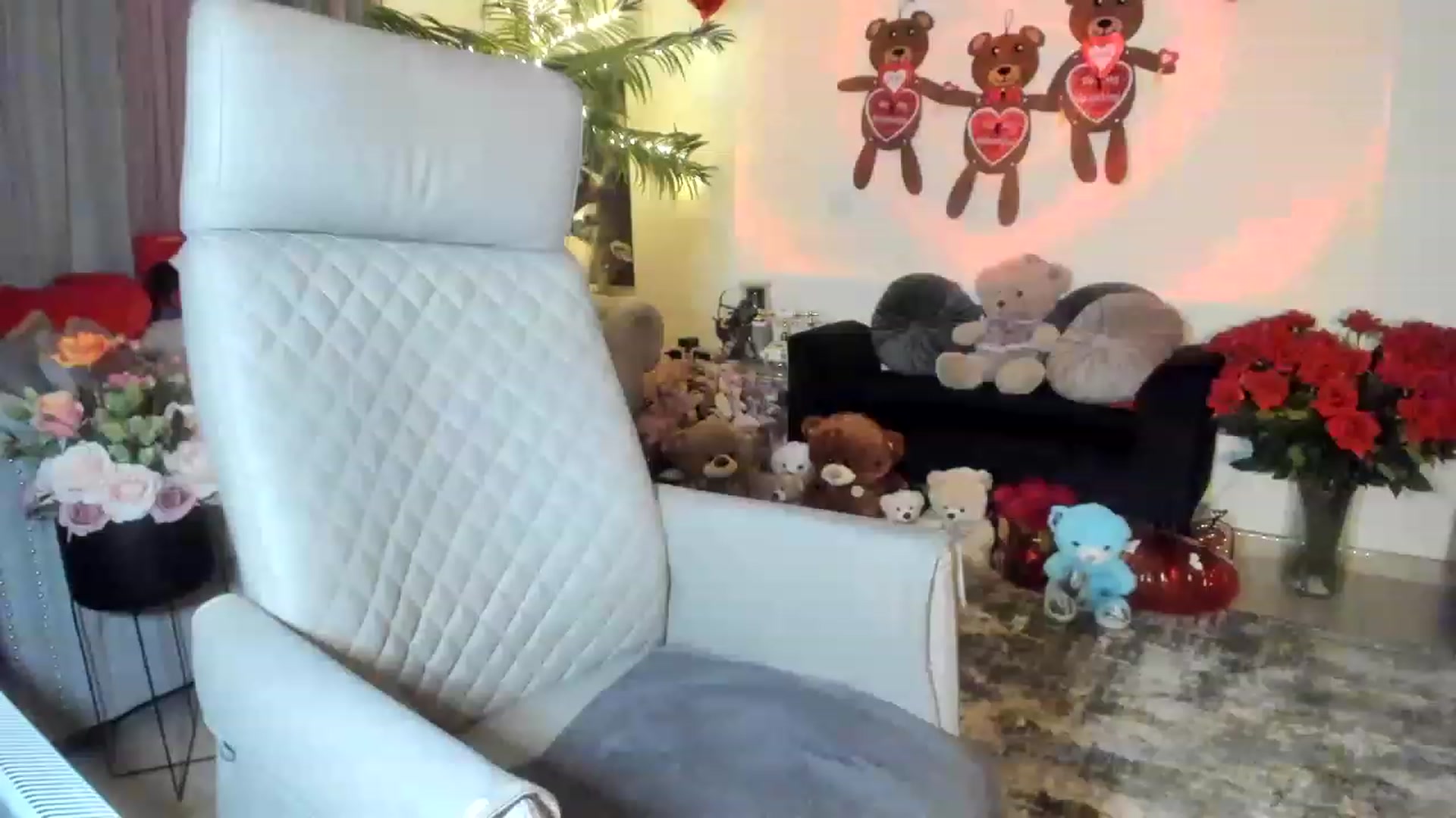 Gallery image thumbnail from Aarte_miss's myfreecams stream on, 02/08/2023, 02:23 image 15 of 20