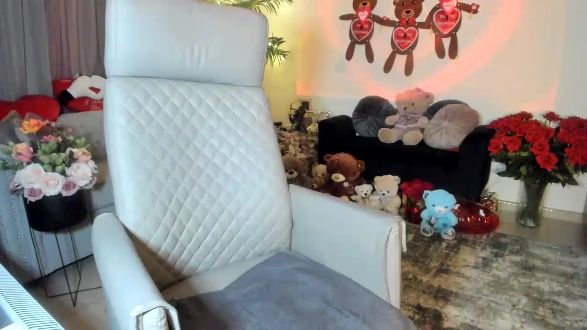 Gallery image thumbnail from Aarte_miss's myfreecams stream on, 02/08/2023, 02:23 image 13 of 20