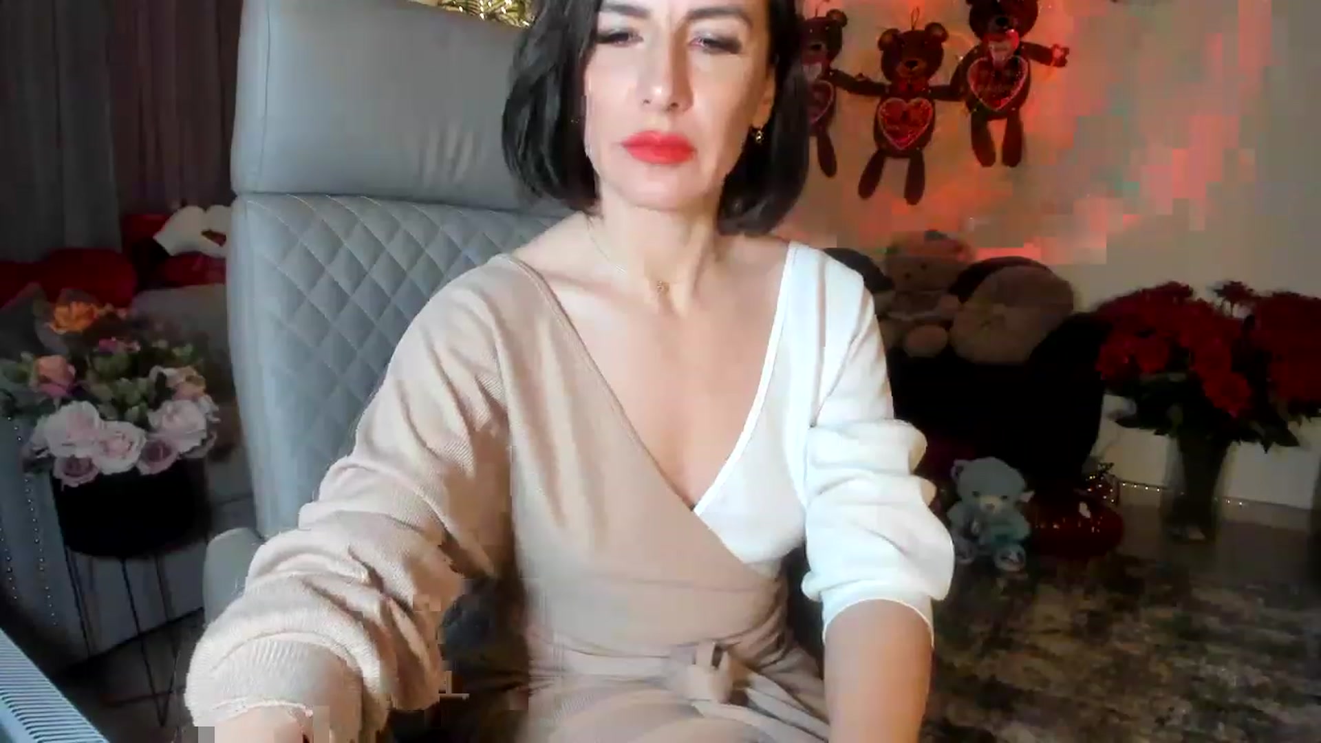 Gallery image thumbnail from Aarte_miss's myfreecams stream on, 02/08/2023, 02:23 image 17 of 20