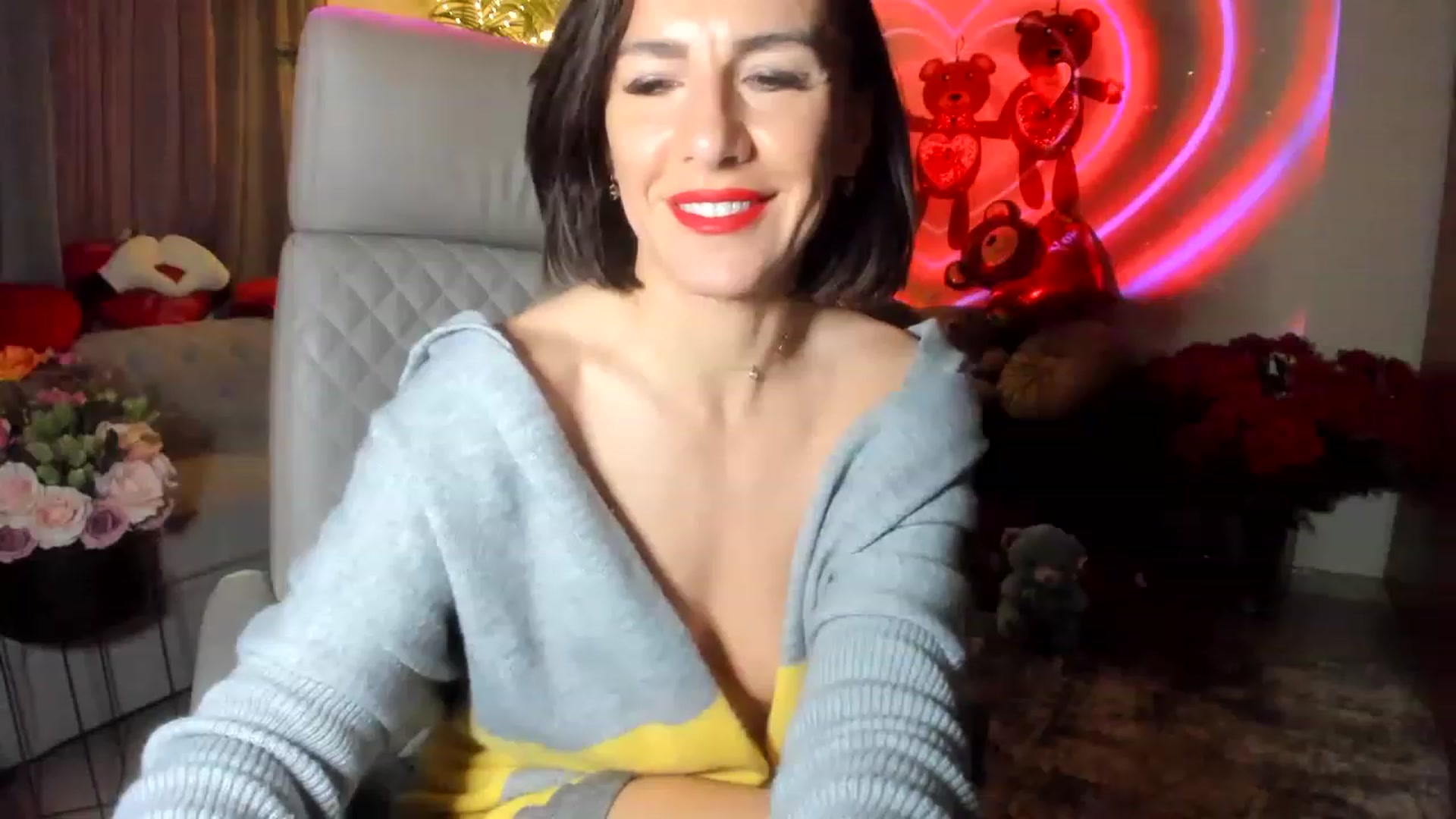 Gallery image thumbnail from Aarte_miss's myfreecams stream on, 02/11/2023, 02:07 image 20 of 20