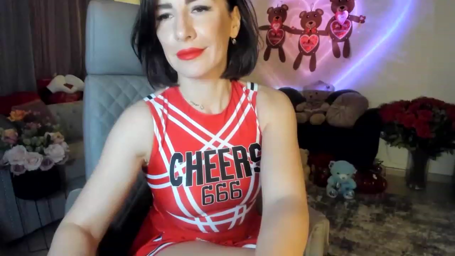 Gallery image thumbnail from Aarte_miss's myfreecams stream on, 02/12/2023, 24:10 image 6 of 20