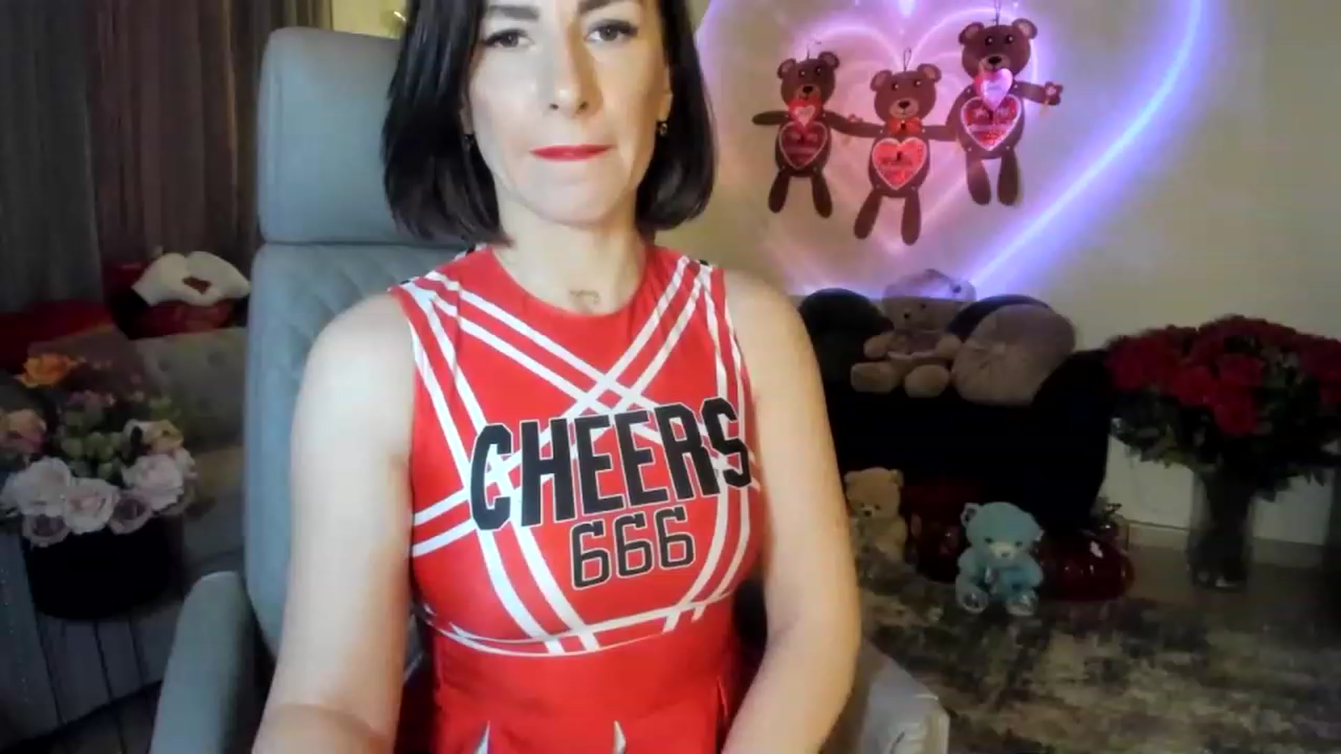 Gallery image thumbnail from Aarte_miss's myfreecams stream on, 02/12/2023, 24:10 image 8 of 20