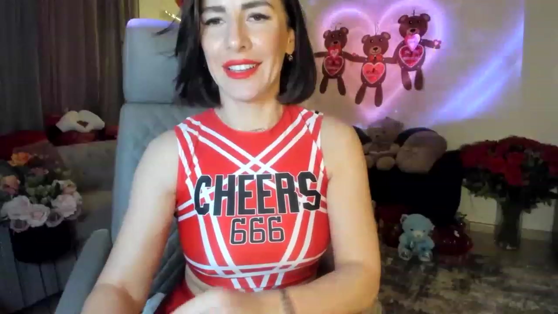 Gallery image thumbnail from Aarte_miss's myfreecams stream on, 02/12/2023, 24:10 image 14 of 20