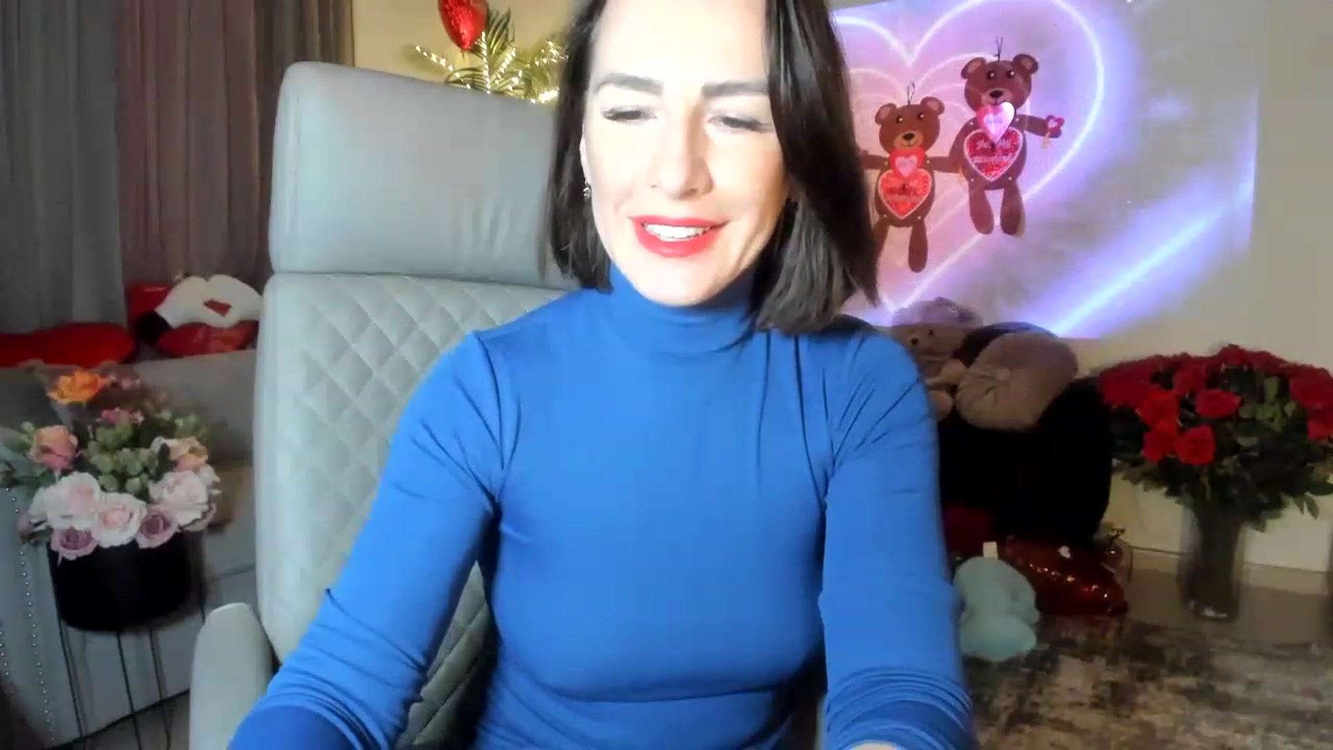 Gallery image thumbnail from Aarte_miss's myfreecams stream on, 02/12/2023, 18:17 image 2 of 20