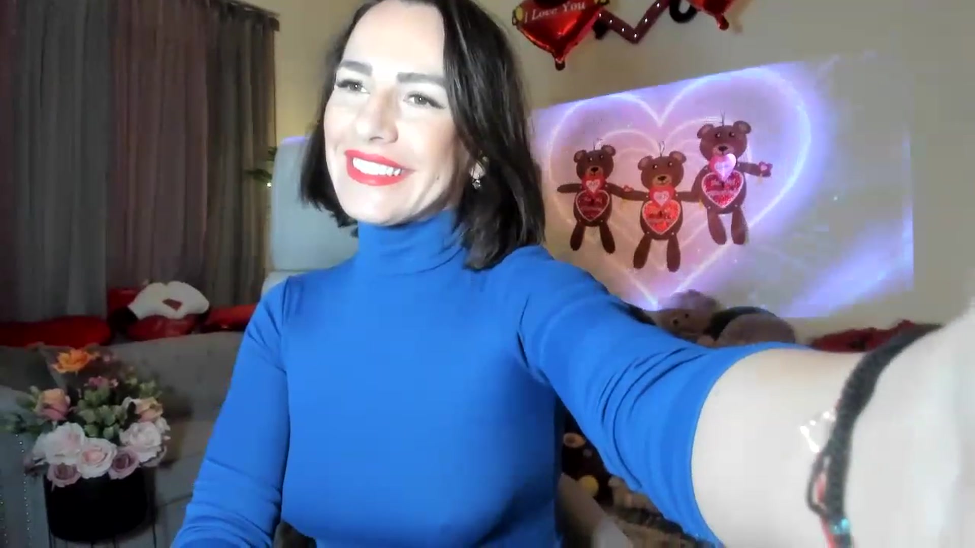 Gallery image thumbnail from Aarte_miss's myfreecams stream on, 02/12/2023, 18:17 image 4 of 20