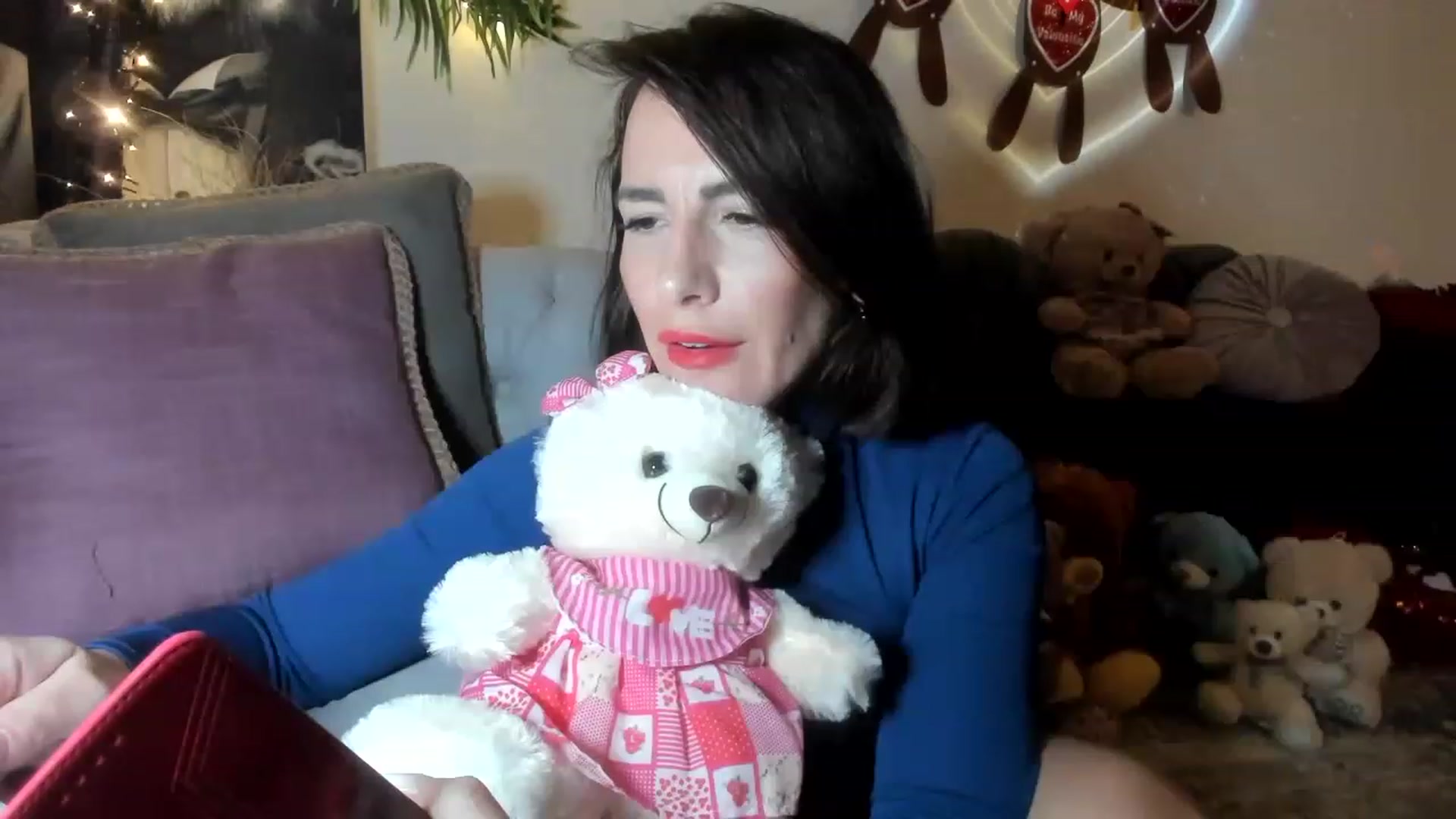 Gallery image thumbnail from Aarte_miss's myfreecams stream on, 02/12/2023, 20:26 image 17 of 20
