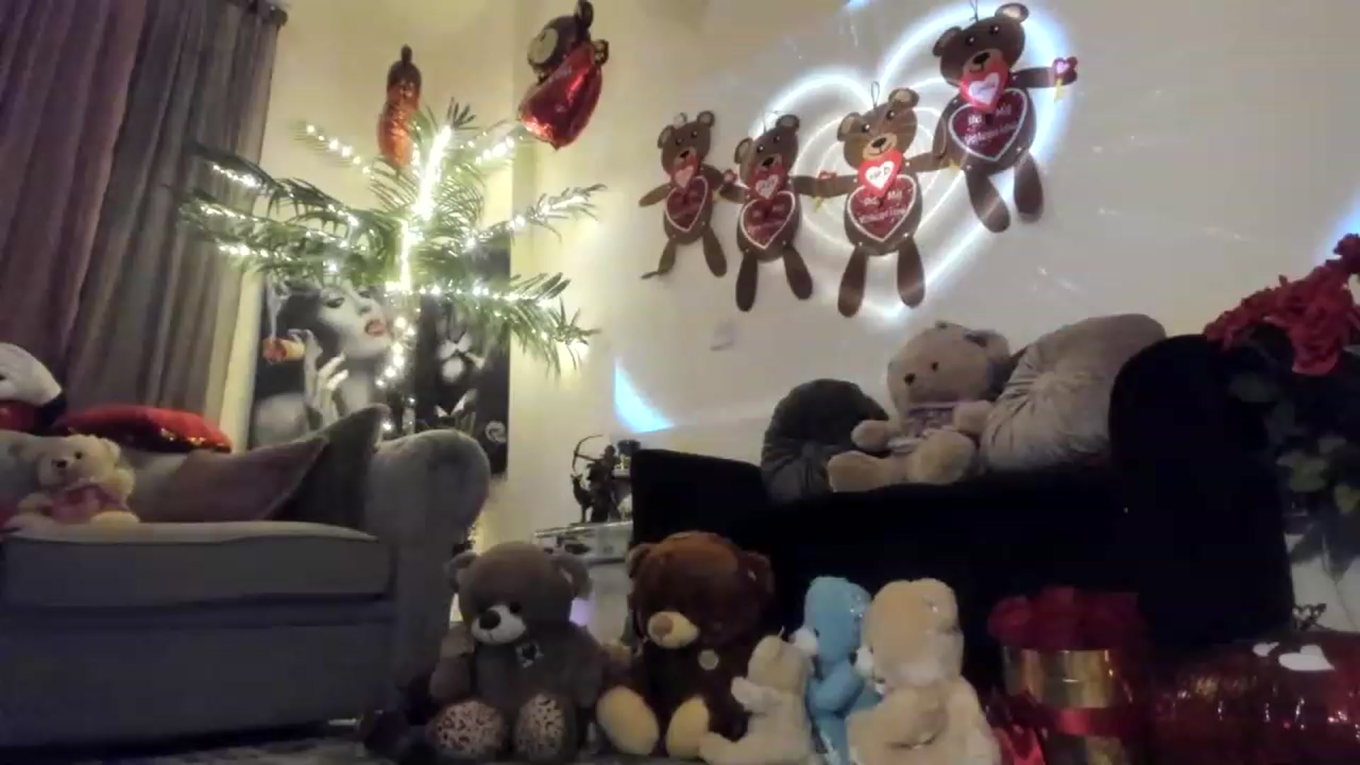 Gallery image thumbnail from Aarte_miss's myfreecams stream on, 02/12/2023, 21:24 image 19 of 20