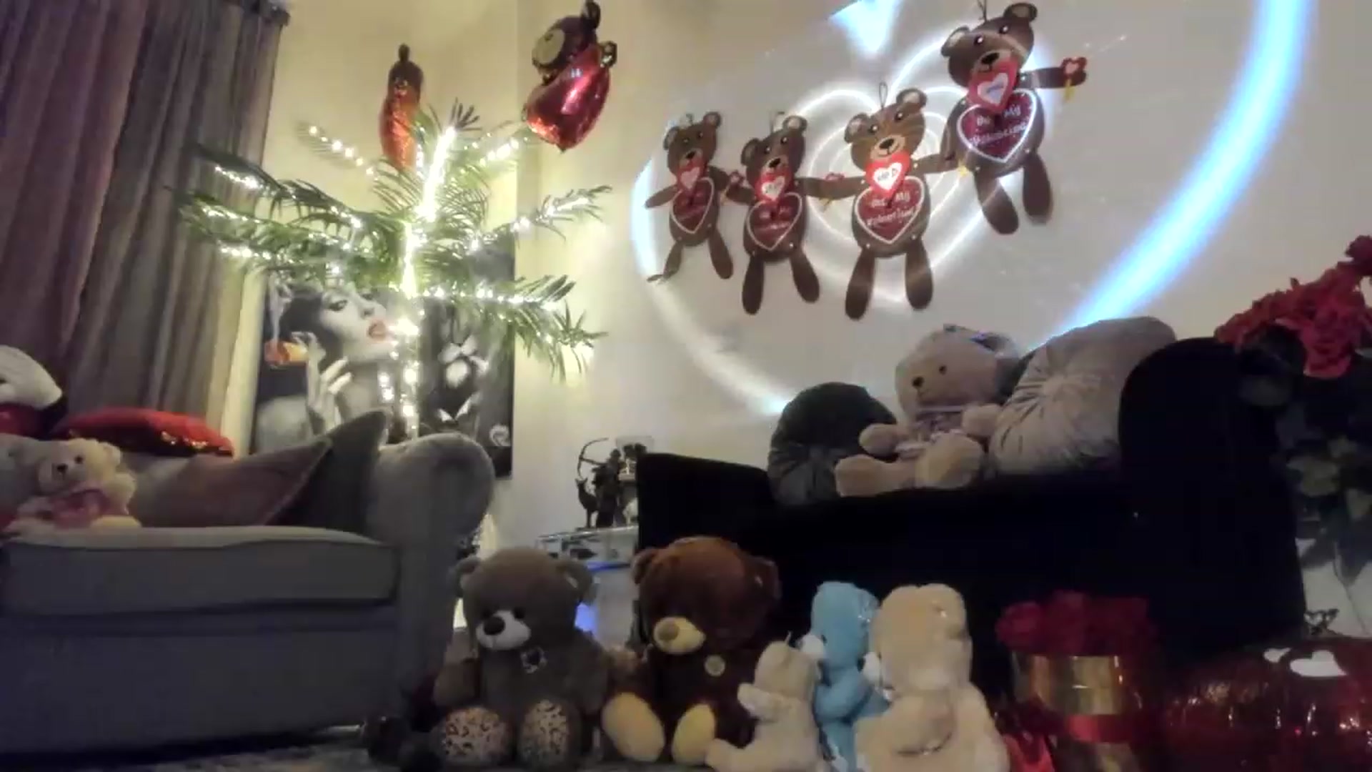 Gallery image thumbnail from Aarte_miss's myfreecams stream on, 02/12/2023, 21:24 image 18 of 20
